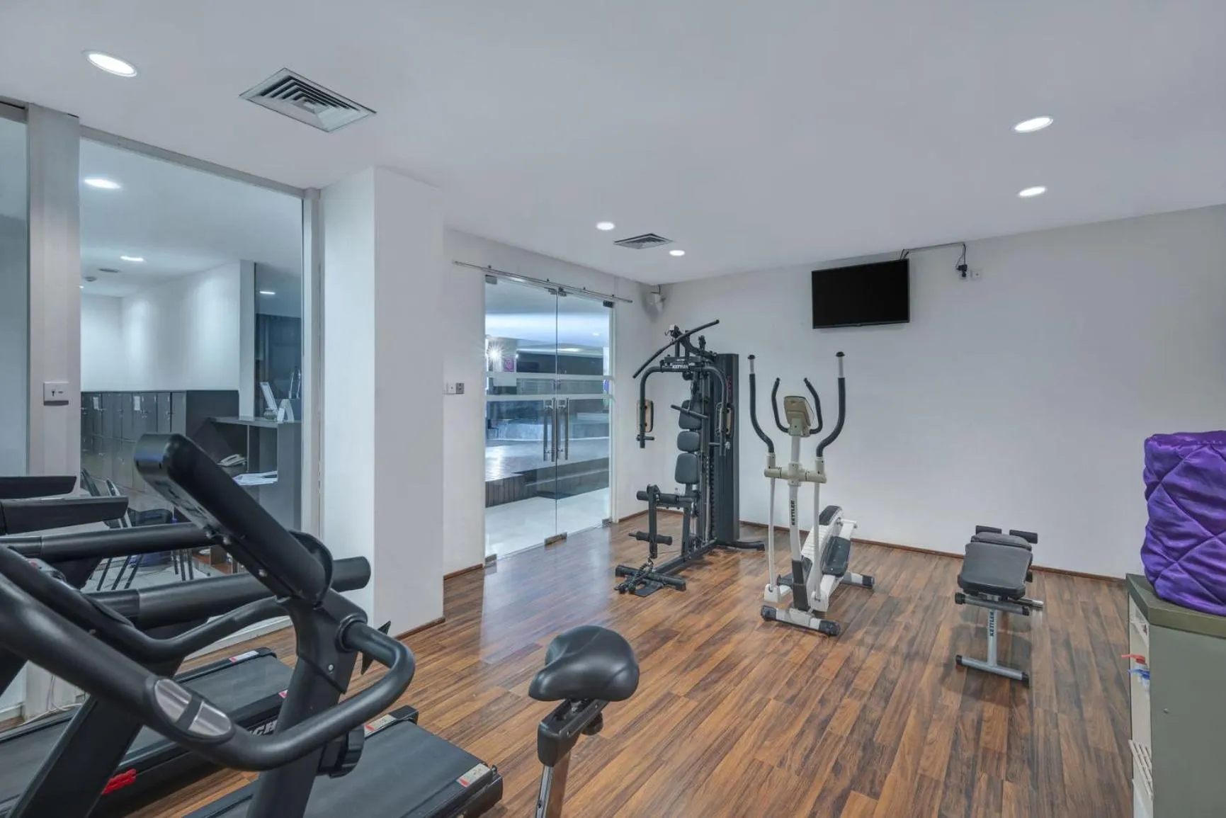 Fitness centre/facilities in Quest Hotel Darmo - Surabaya by ASTON