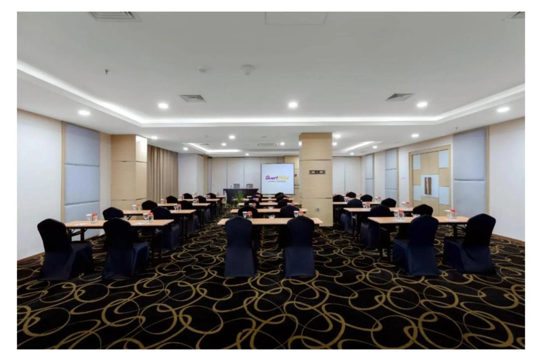 Meeting/conference room in Quest Hotel Darmo - Surabaya by ASTON