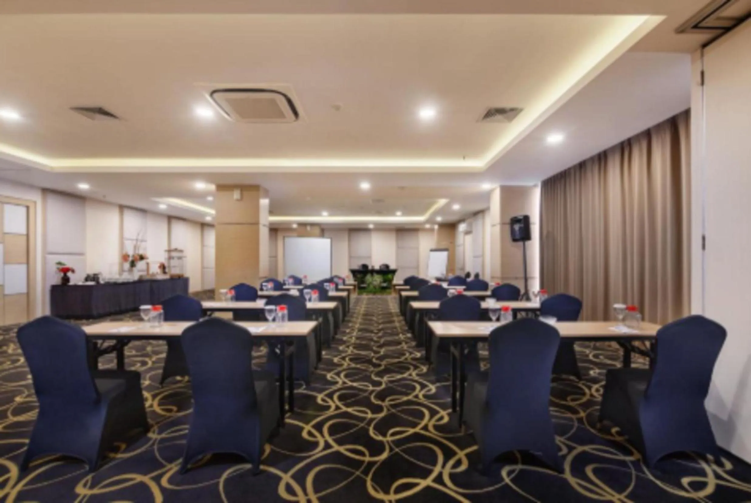 Meeting/conference room in Quest Hotel Darmo - Surabaya by ASTON