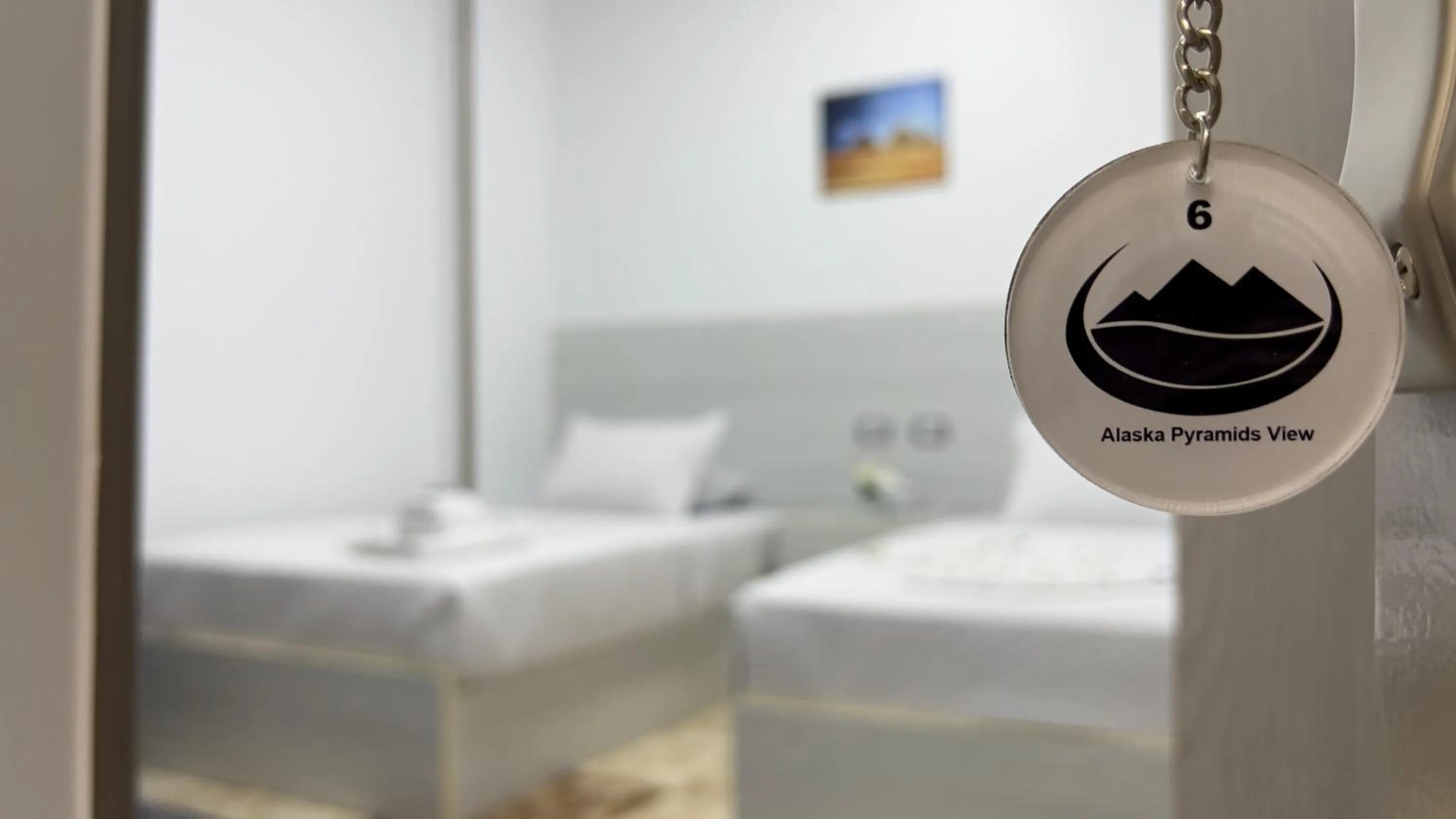 Bed in AlaskaPyramidsView