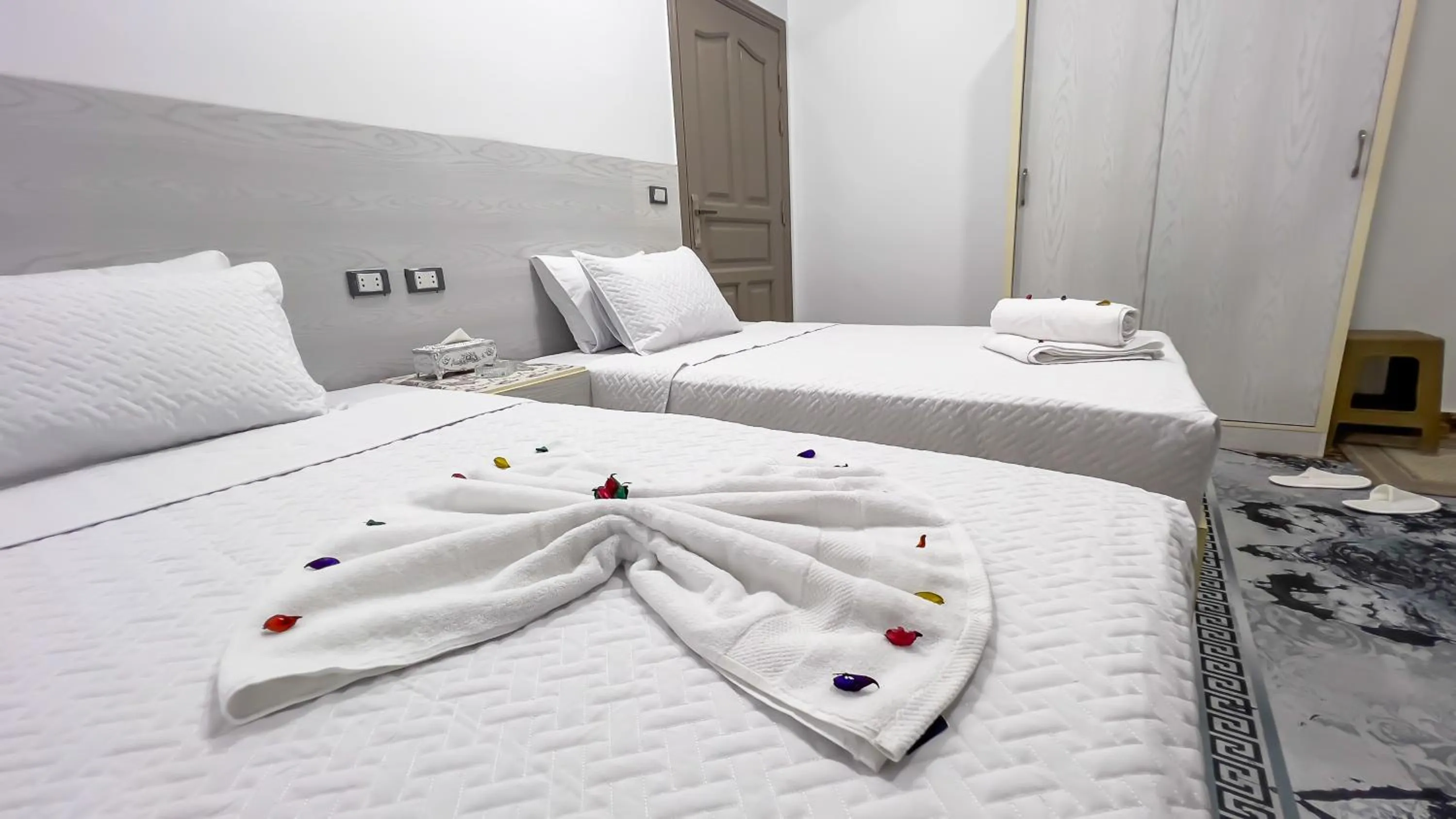 Bed in AlaskaPyramidsView