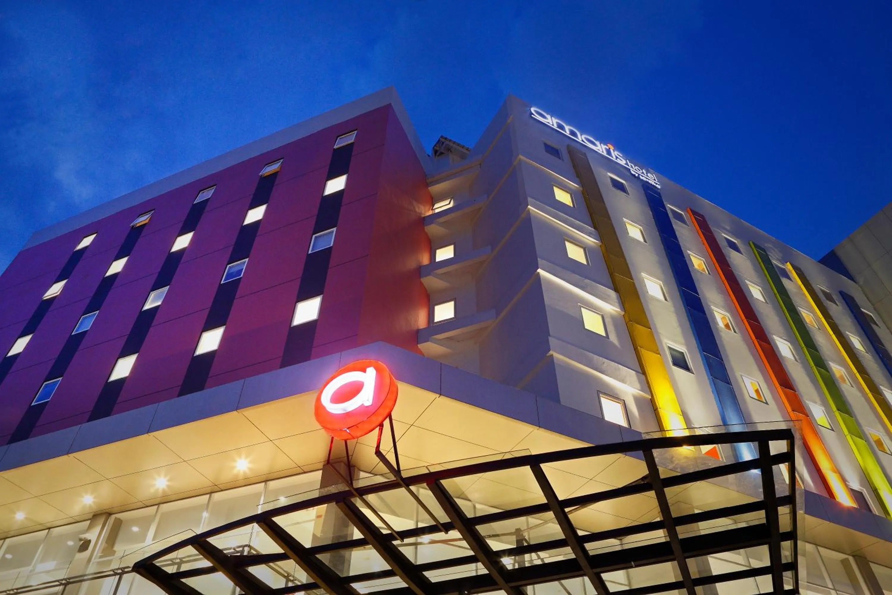 Facade/entrance in Amaris Hotel Palembang