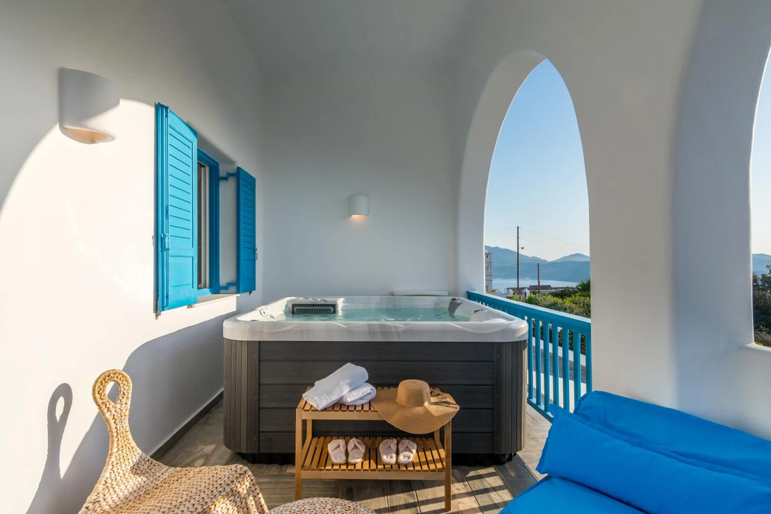 Hot Tub in Eiriana Luxury Suites