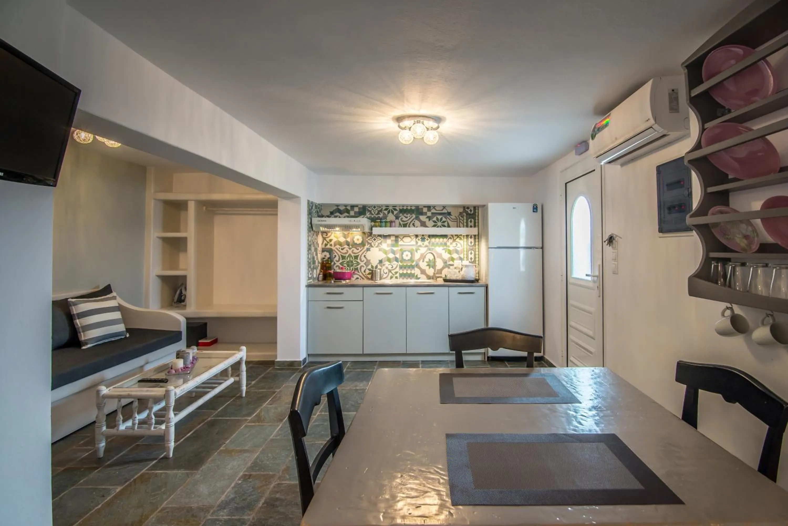 Kitchen or kitchenette in Eiriana Luxury Suites