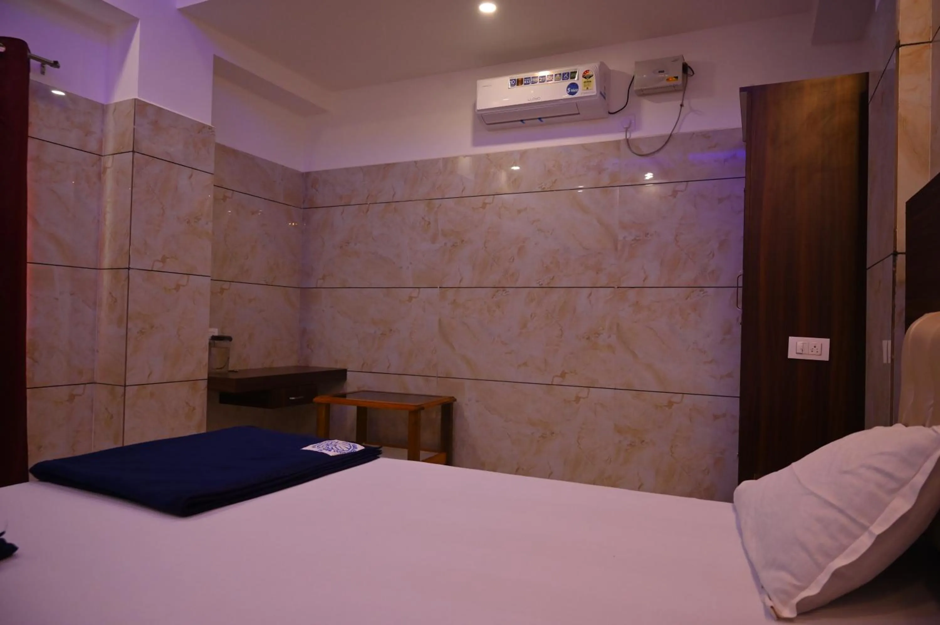 Photo of the whole room, Bed in Blue Pearl Beach Guest House