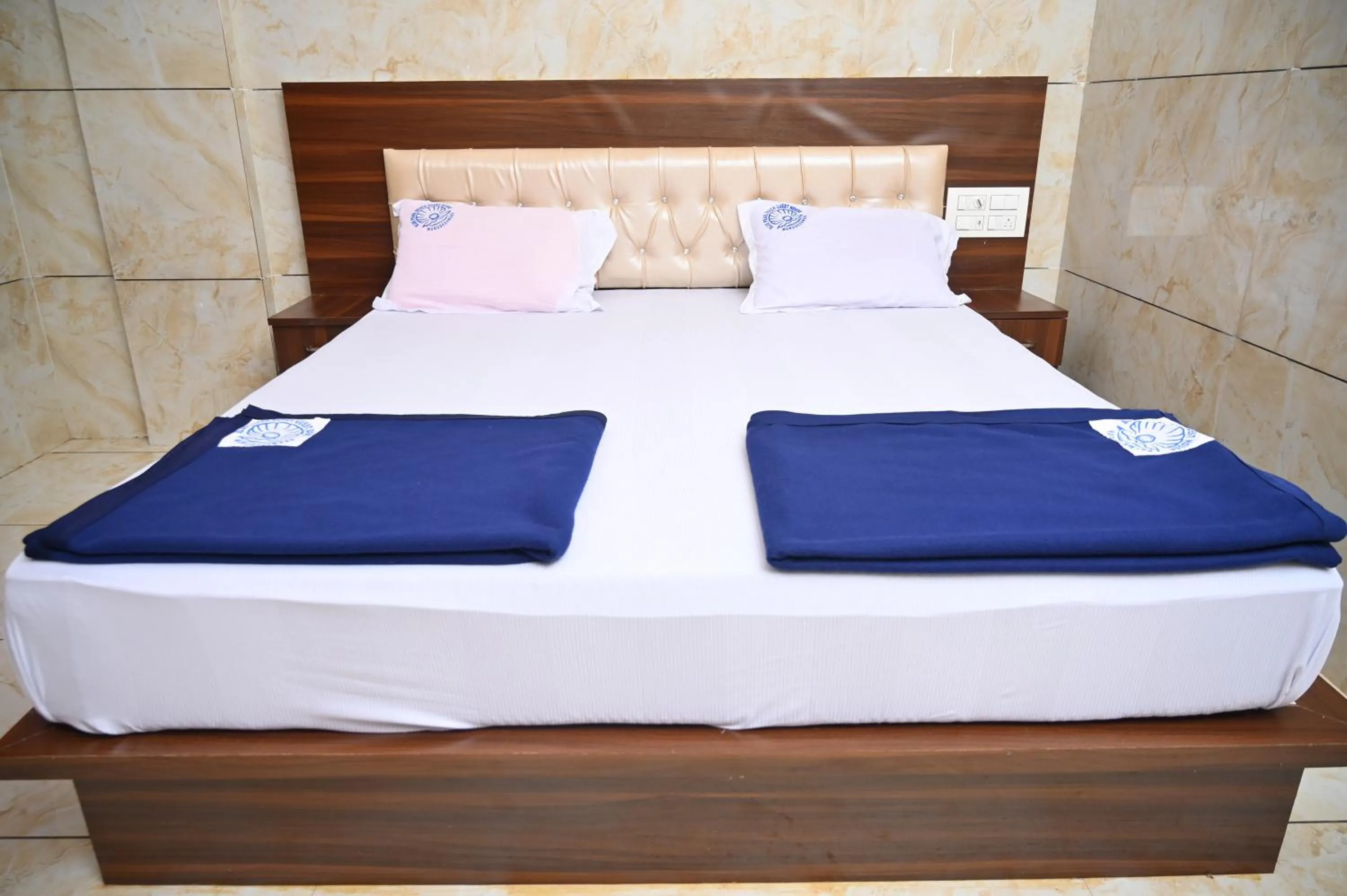 Bed in Blue Pearl Beach Guest House