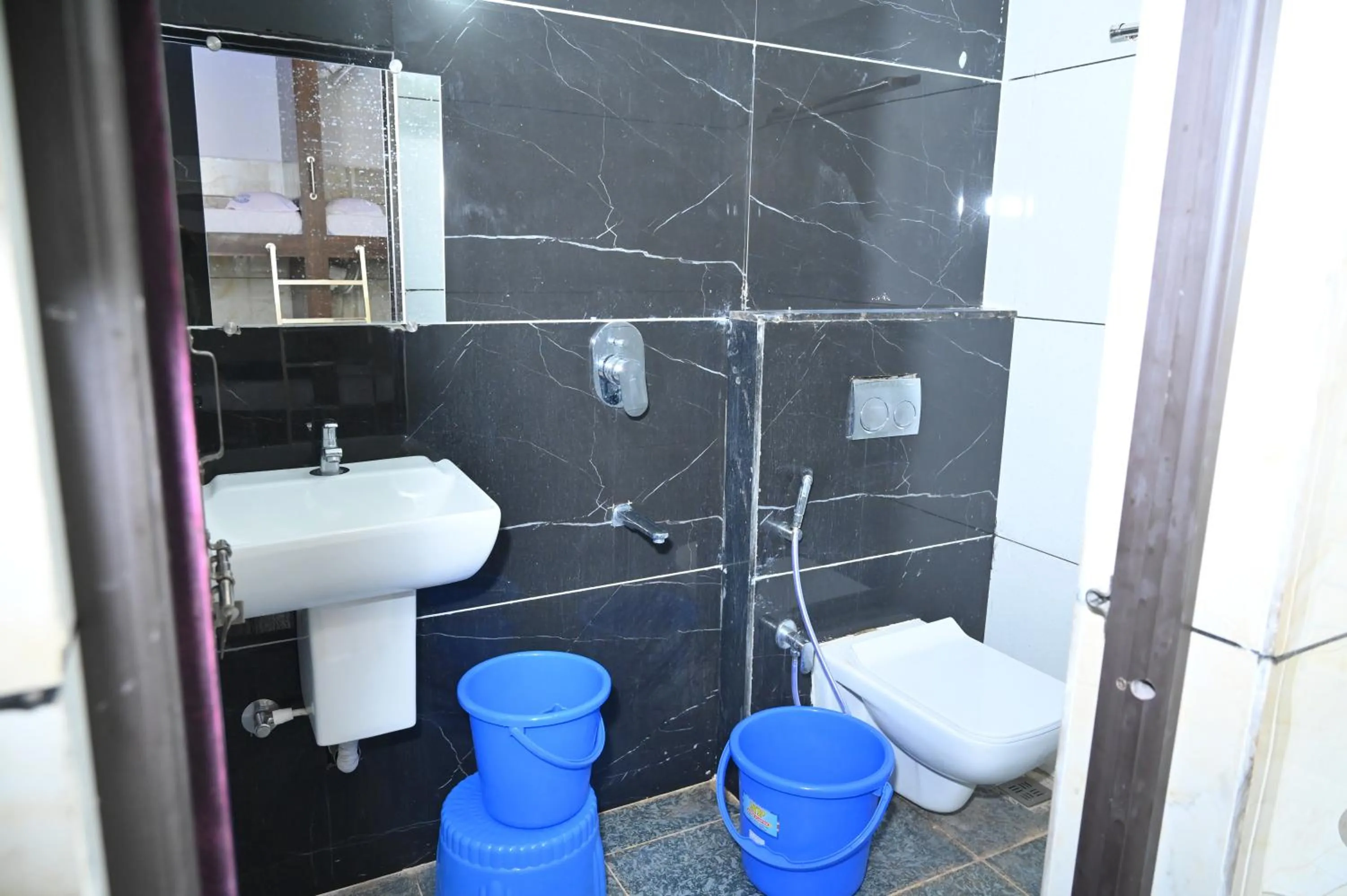 Shower in Blue Pearl Beach Guest House