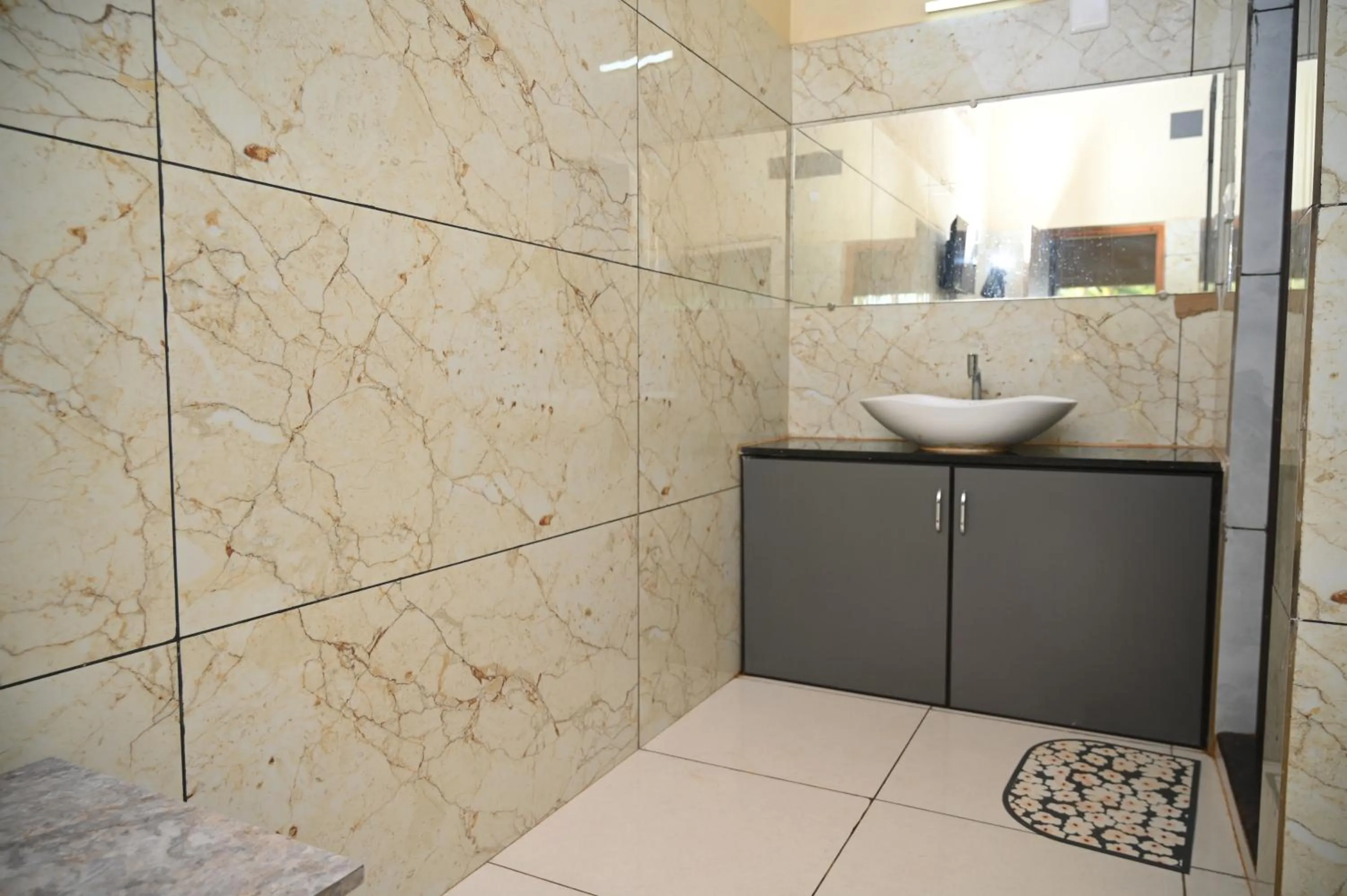 Bathroom in Blue Pearl Beach Guest House