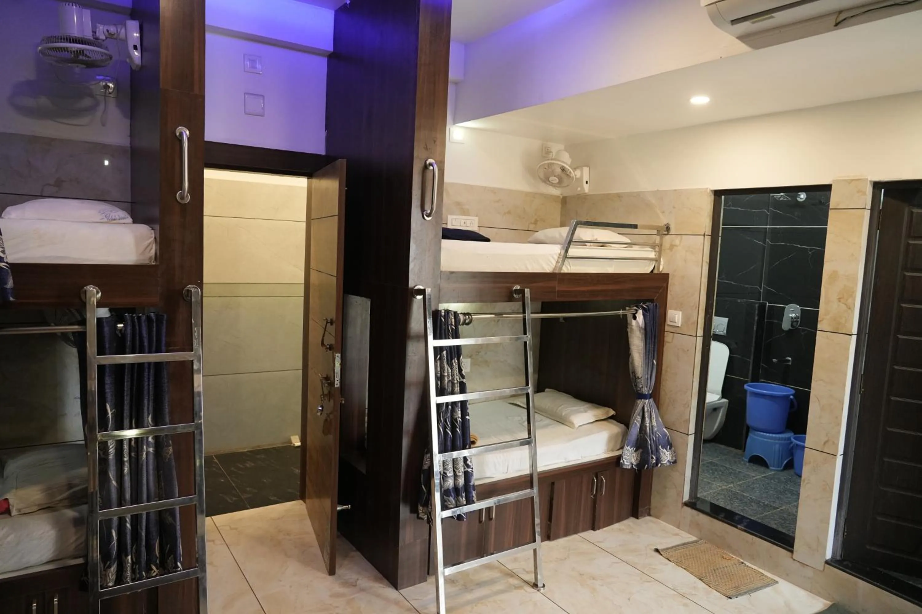 Bed in Blue Pearl Beach Guest House