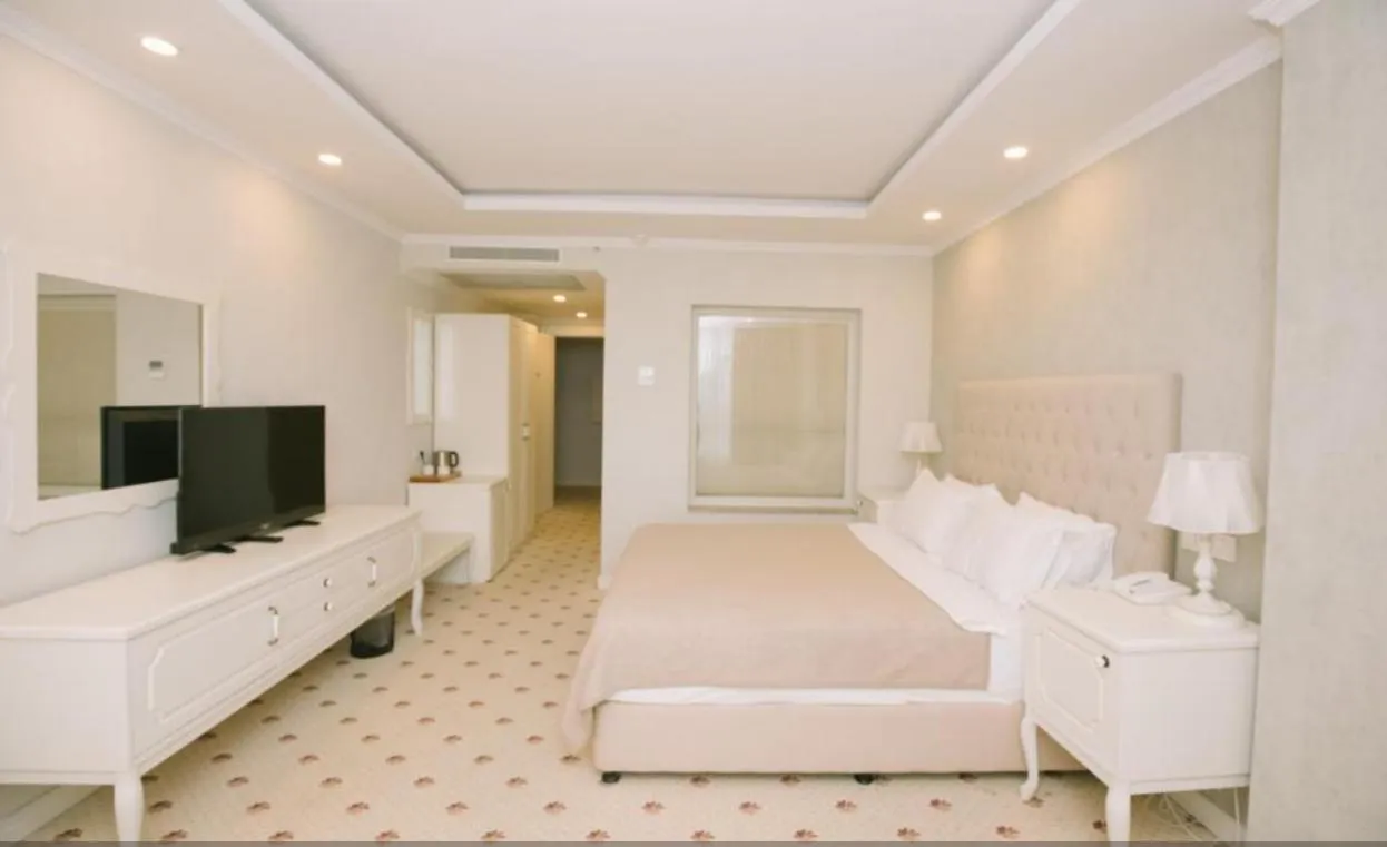 Bedroom, Bed in Burgaz İzer Hotel