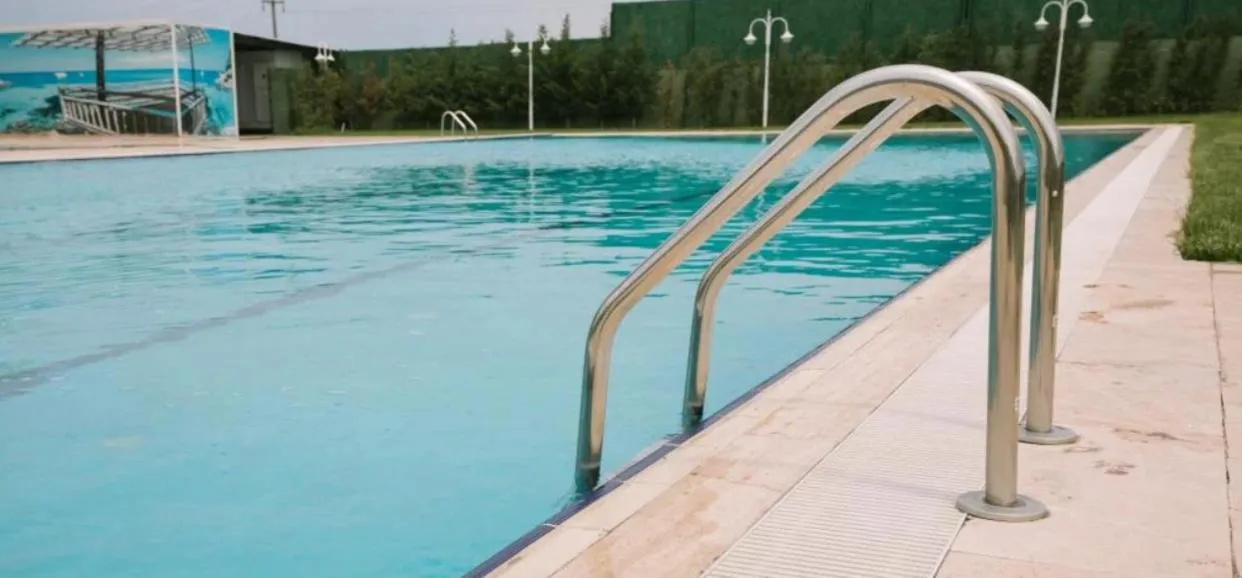 Swimming pool in Burgaz İzer Hotel