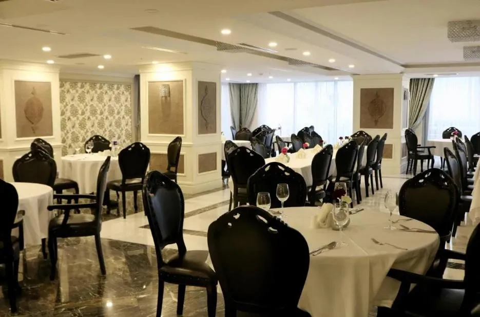 Restaurant/places to eat in Burgaz İzer Hotel