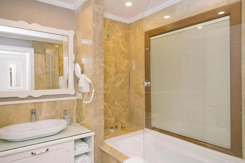 room service in Burgaz İzer Hotel