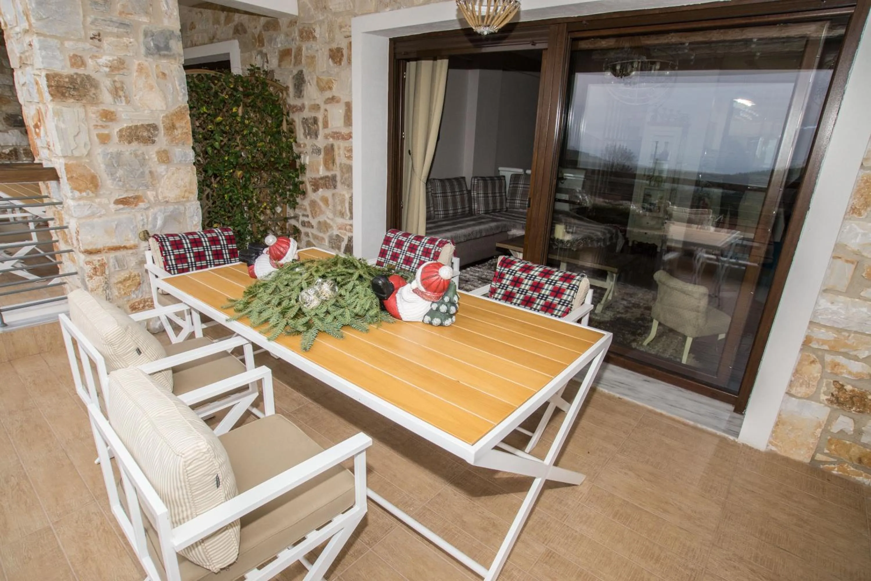 Balcony/Terrace in Evmorfes Villas