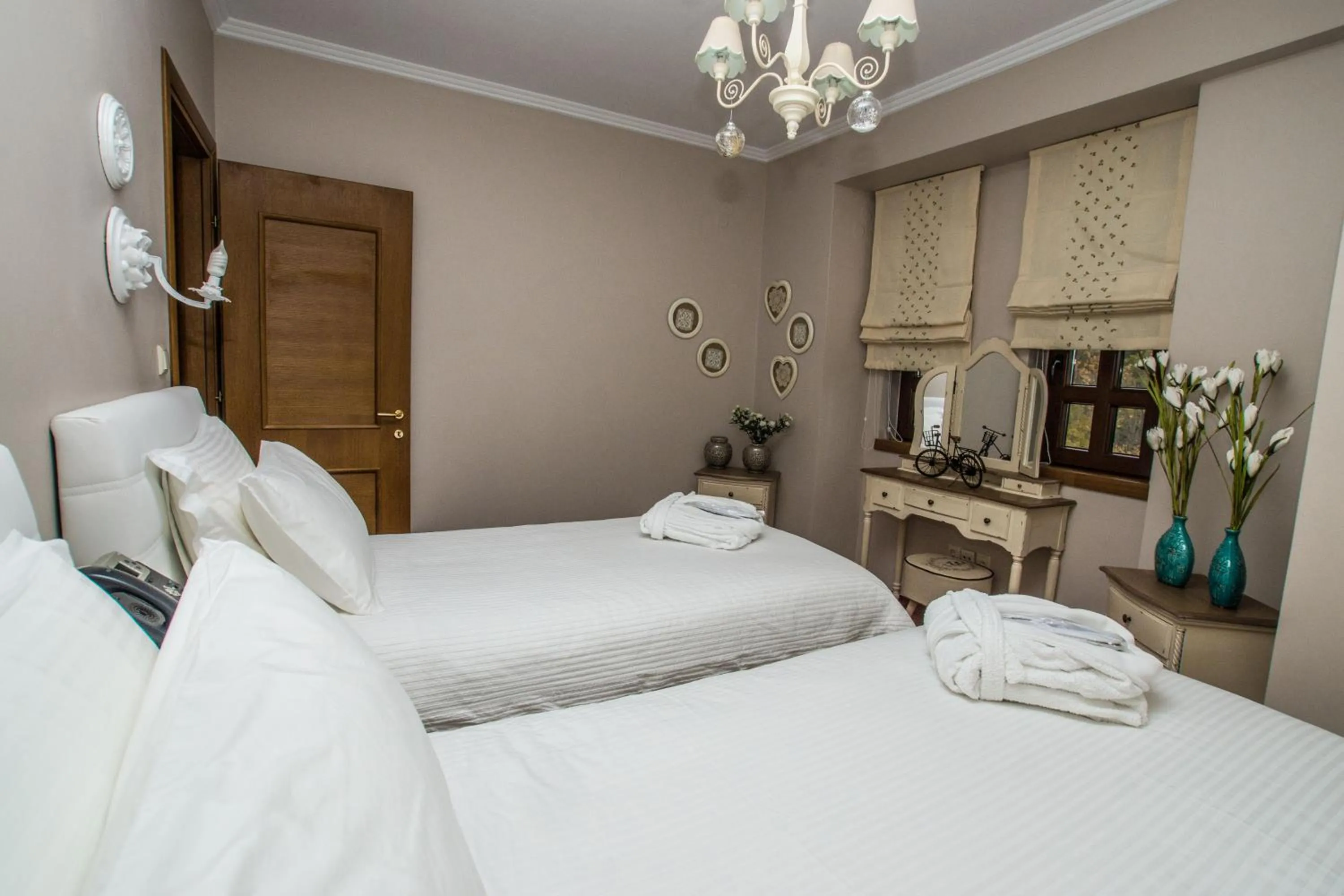 Bedroom, Bed in Evmorfes Villas