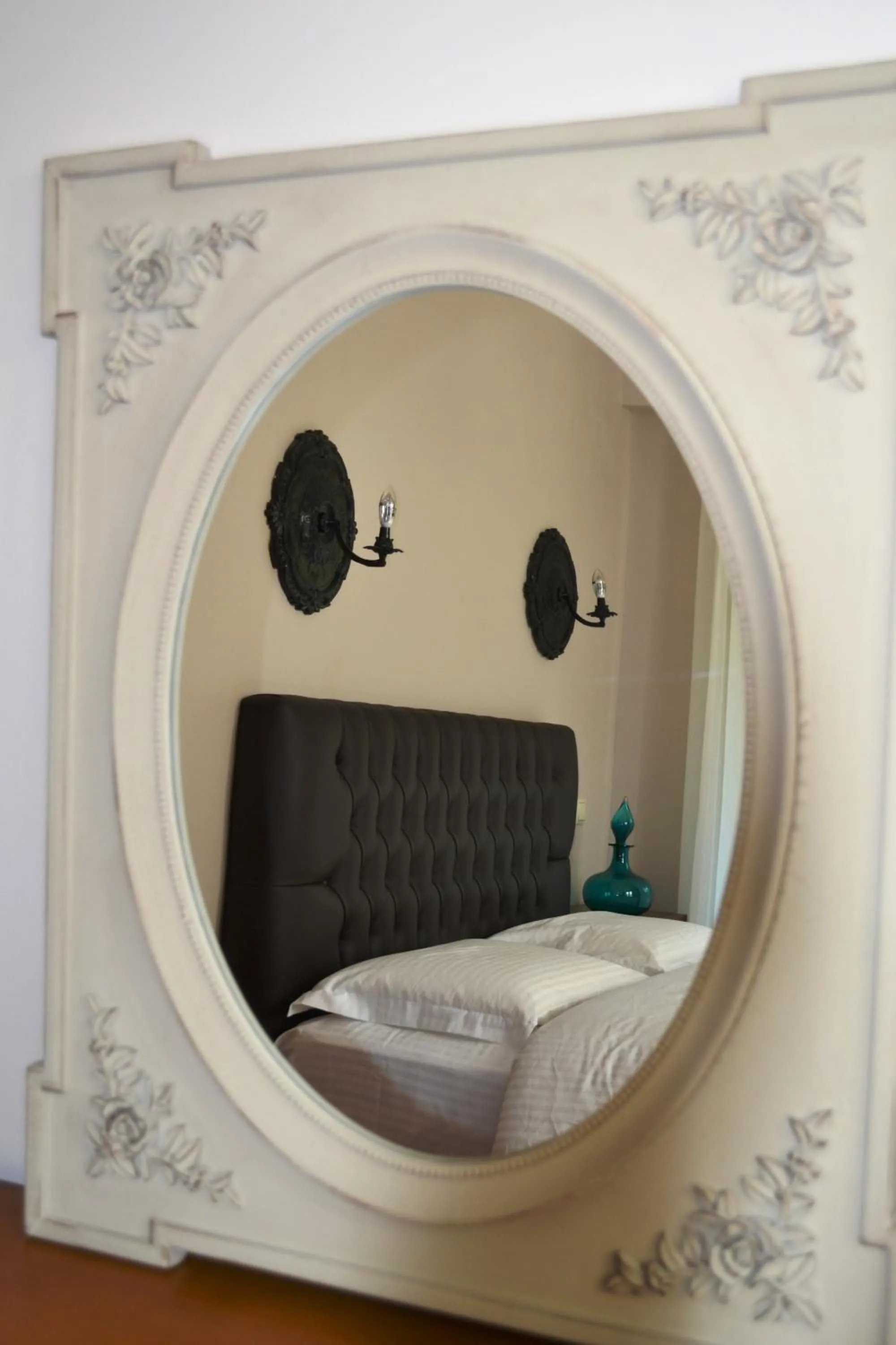 Decorative detail, Bed in Evmorfes Villas
