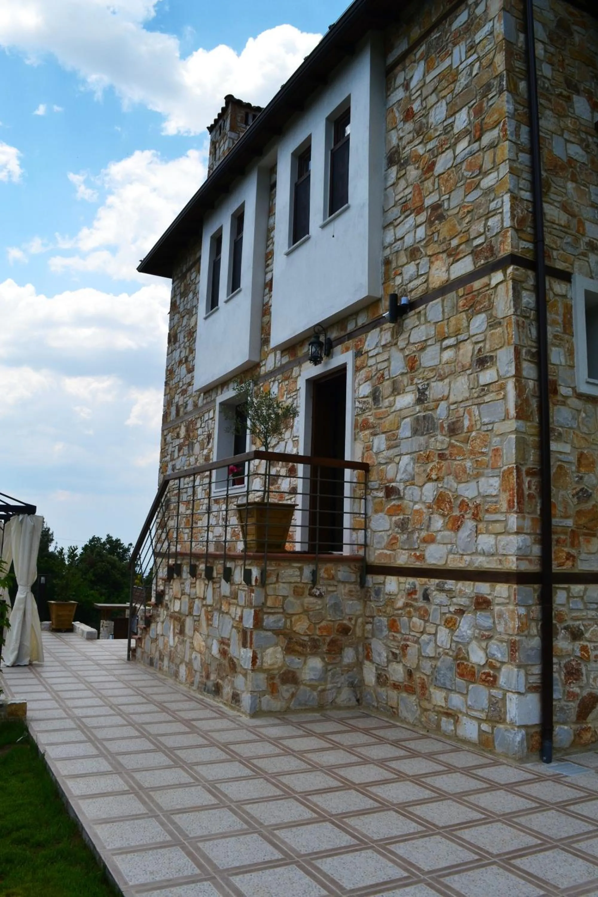 Property building in Evmorfes Villas