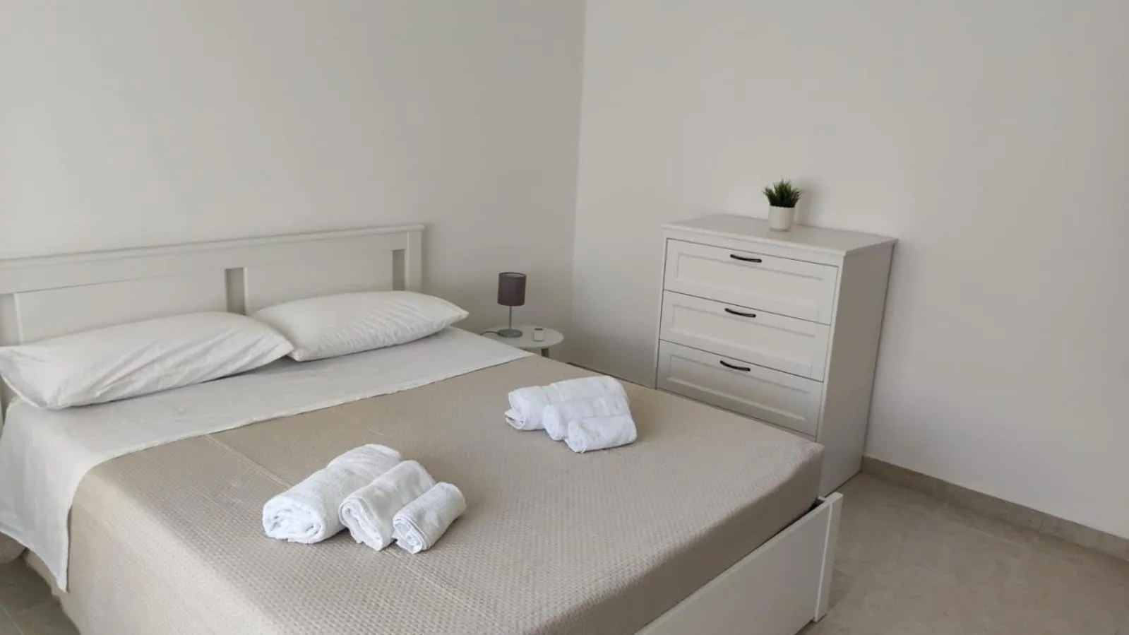 E&S Apartment