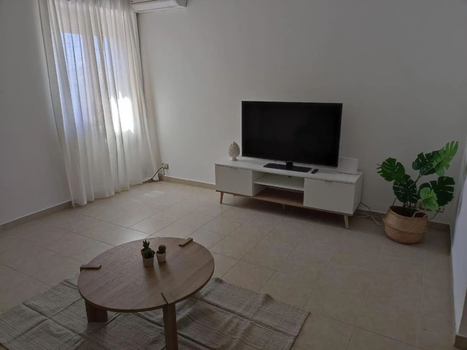 E&S Apartment