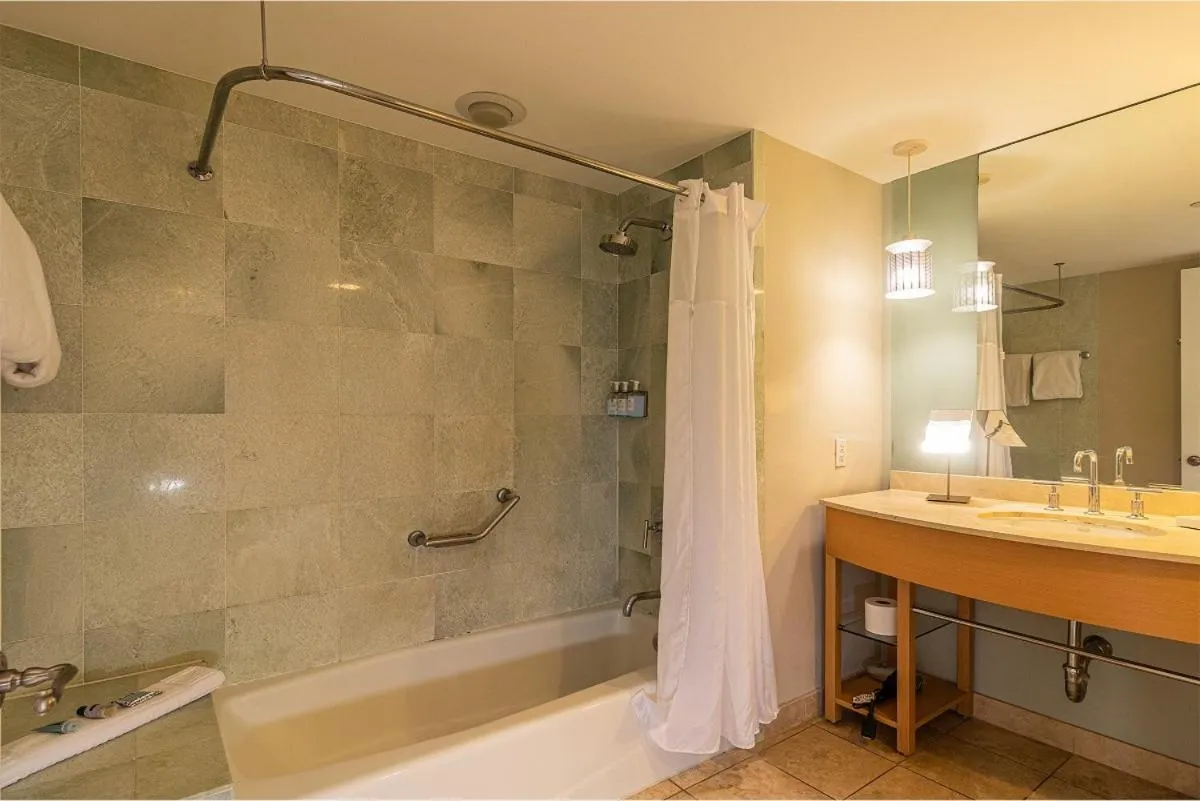 Marenas Resort PRIVATE UNIT daily refresh not included