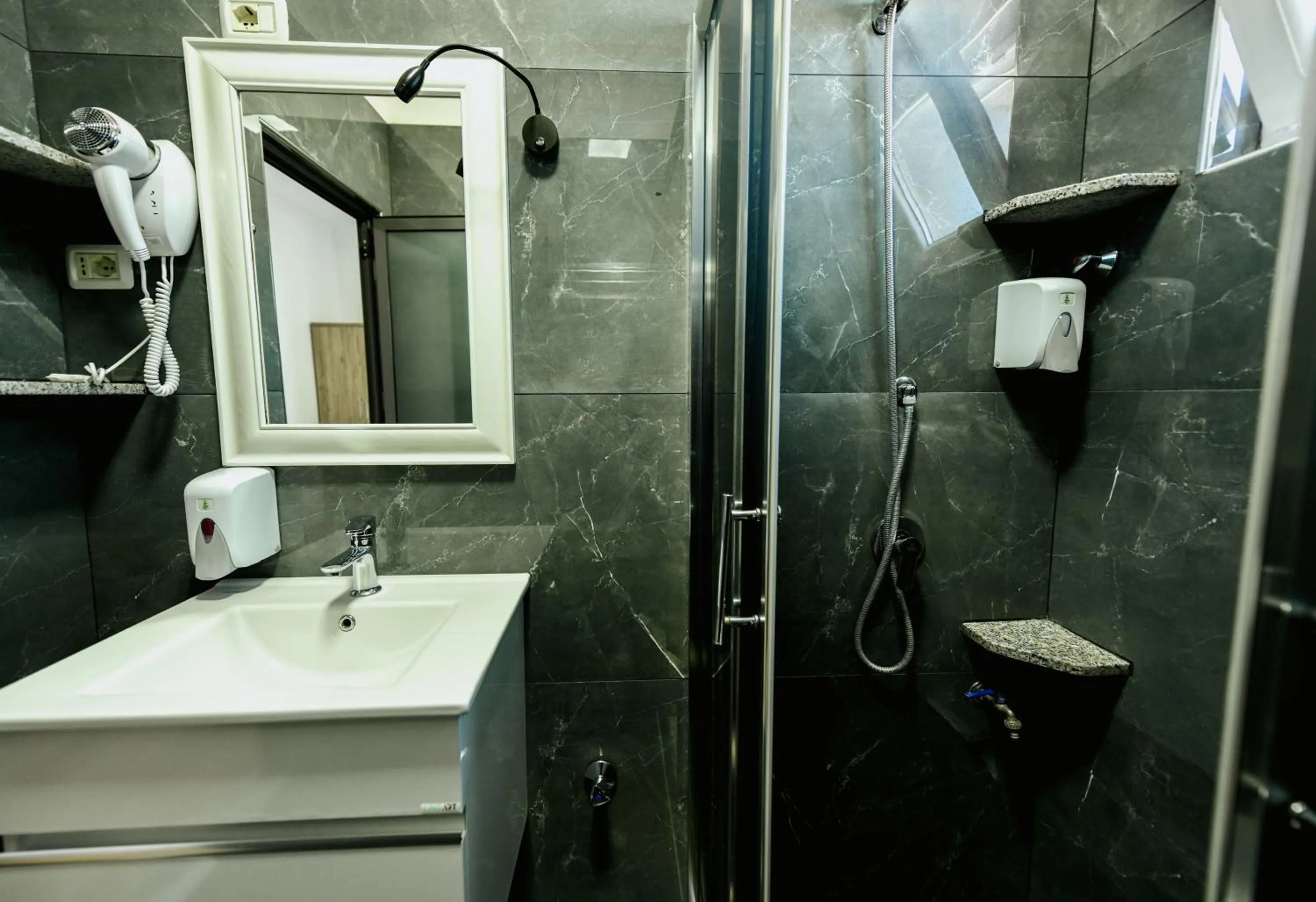 Shower in Hotel Floga