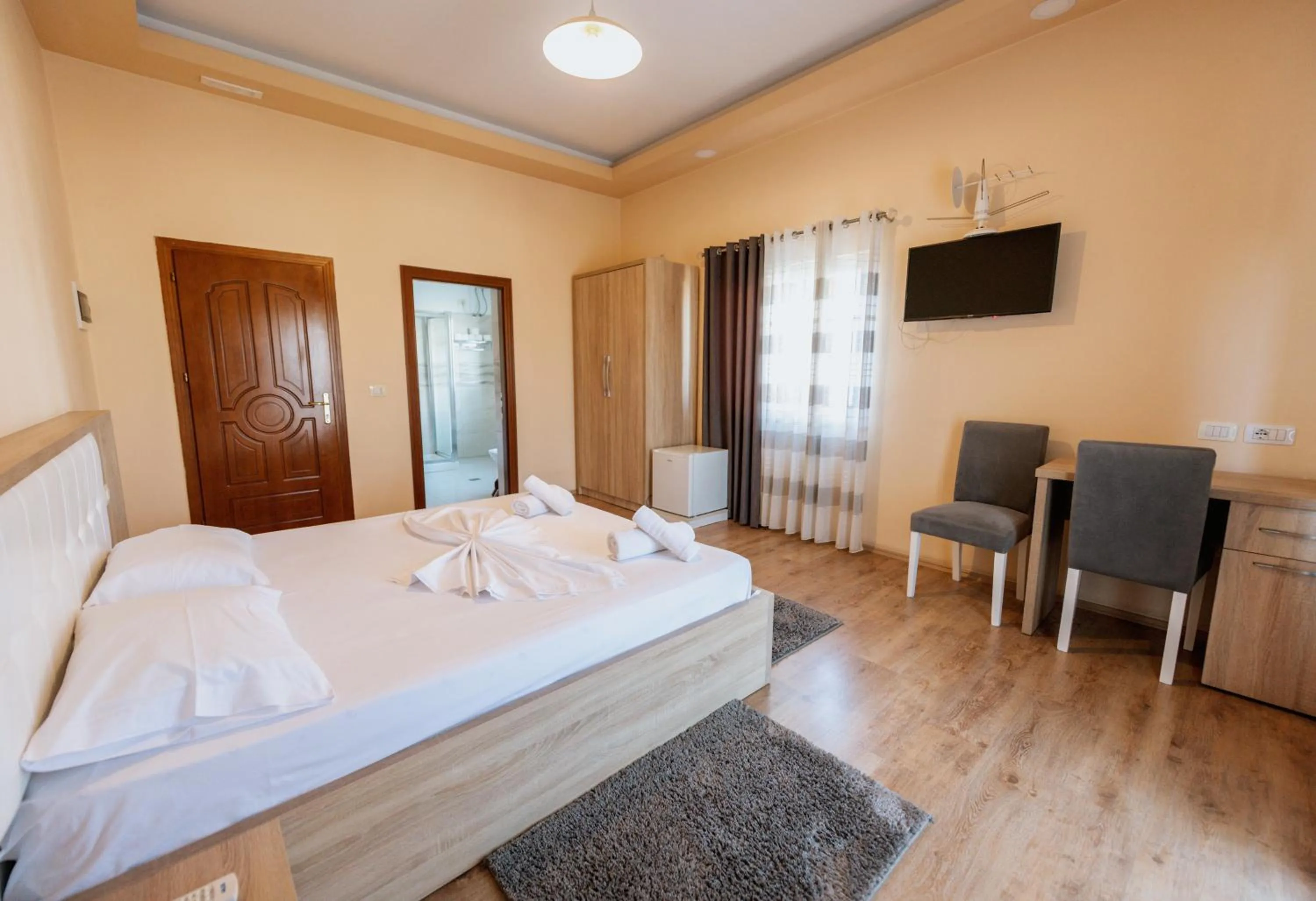 Bedroom, Bed in Hotel Floga