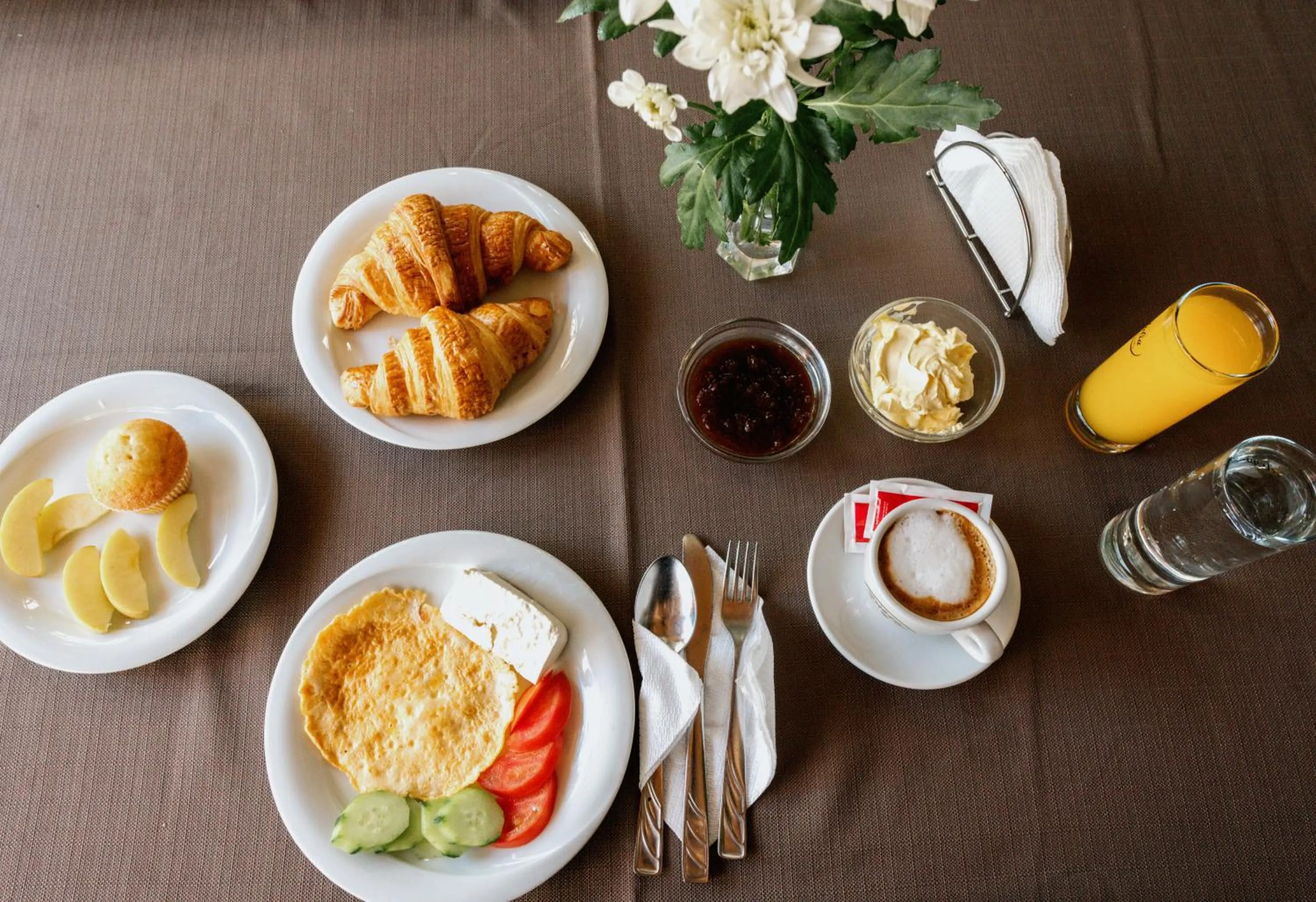 Breakfast in Hotel Floga