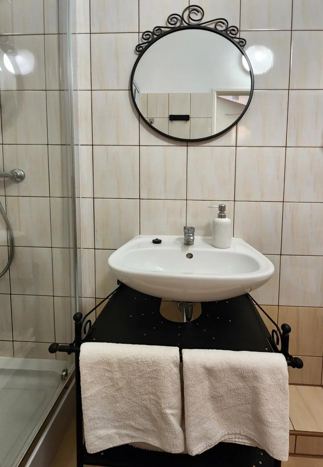 Shower in Hostel Zamość - pokoje gościnne - bezpłatny parking