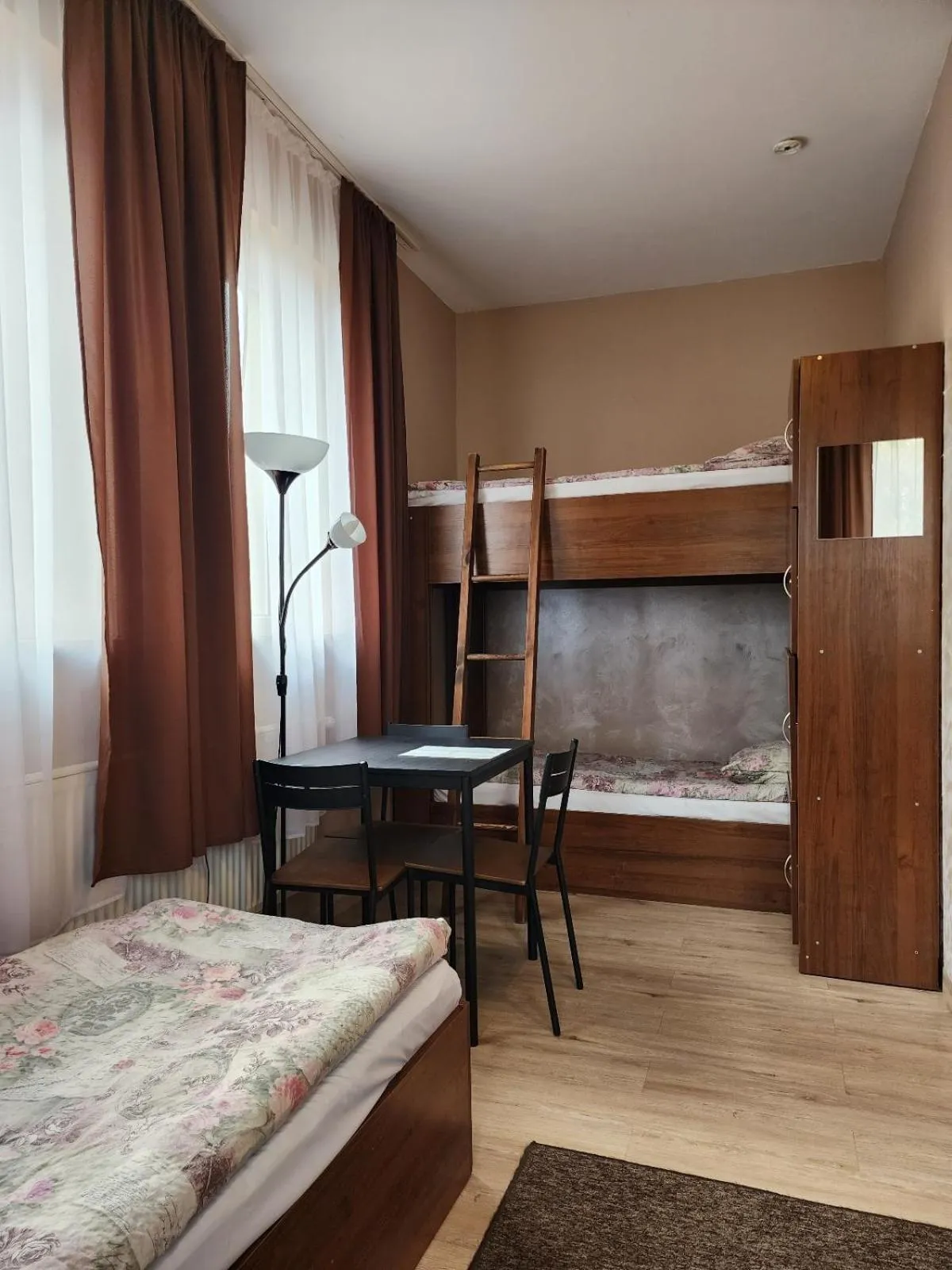 Bed in Hostel Zamość - pokoje gościnne - bezpłatny parking