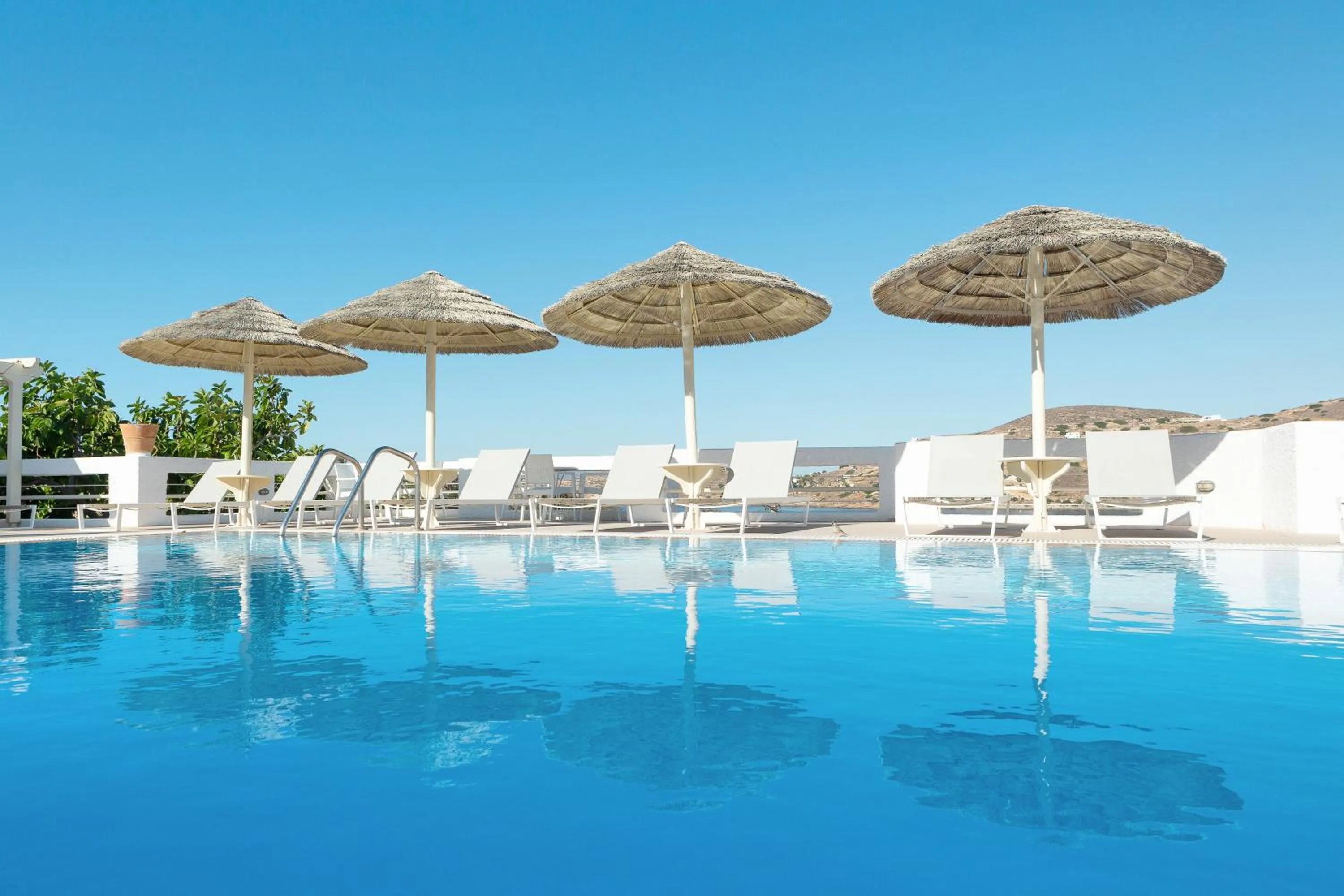 Swimming pool in Kritikakis Village Hotel