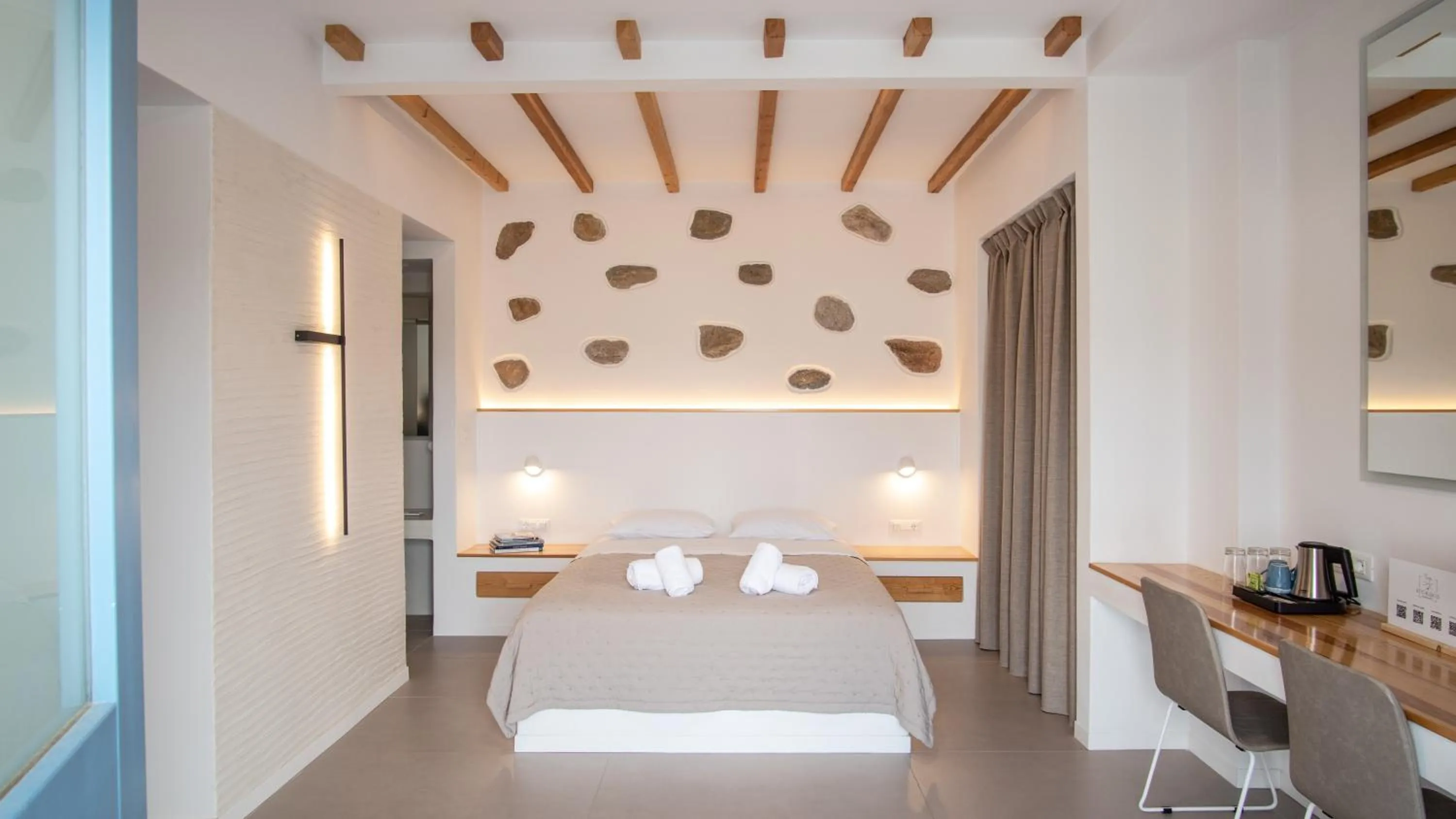 Bed in Kritikakis Village Hotel