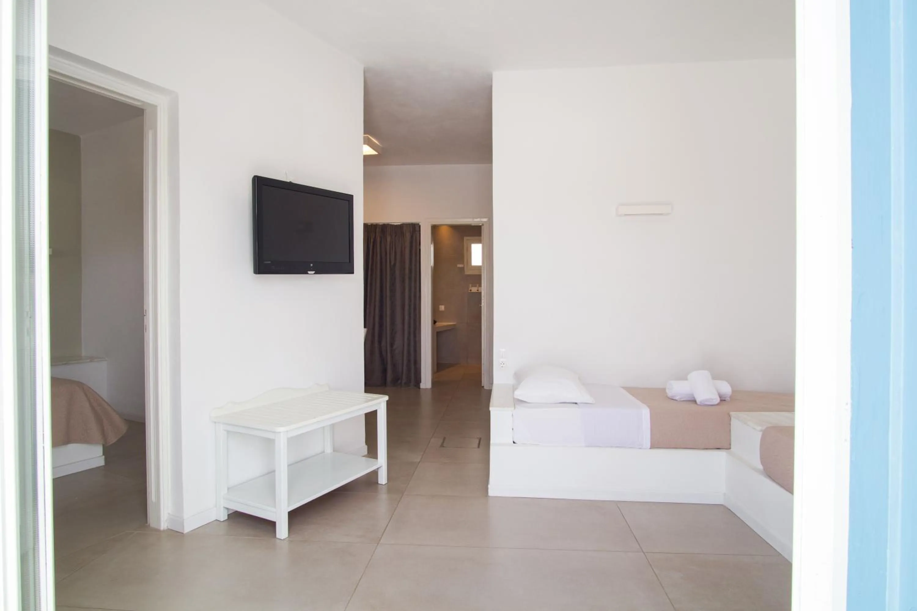 Bed in Kritikakis Village Hotel