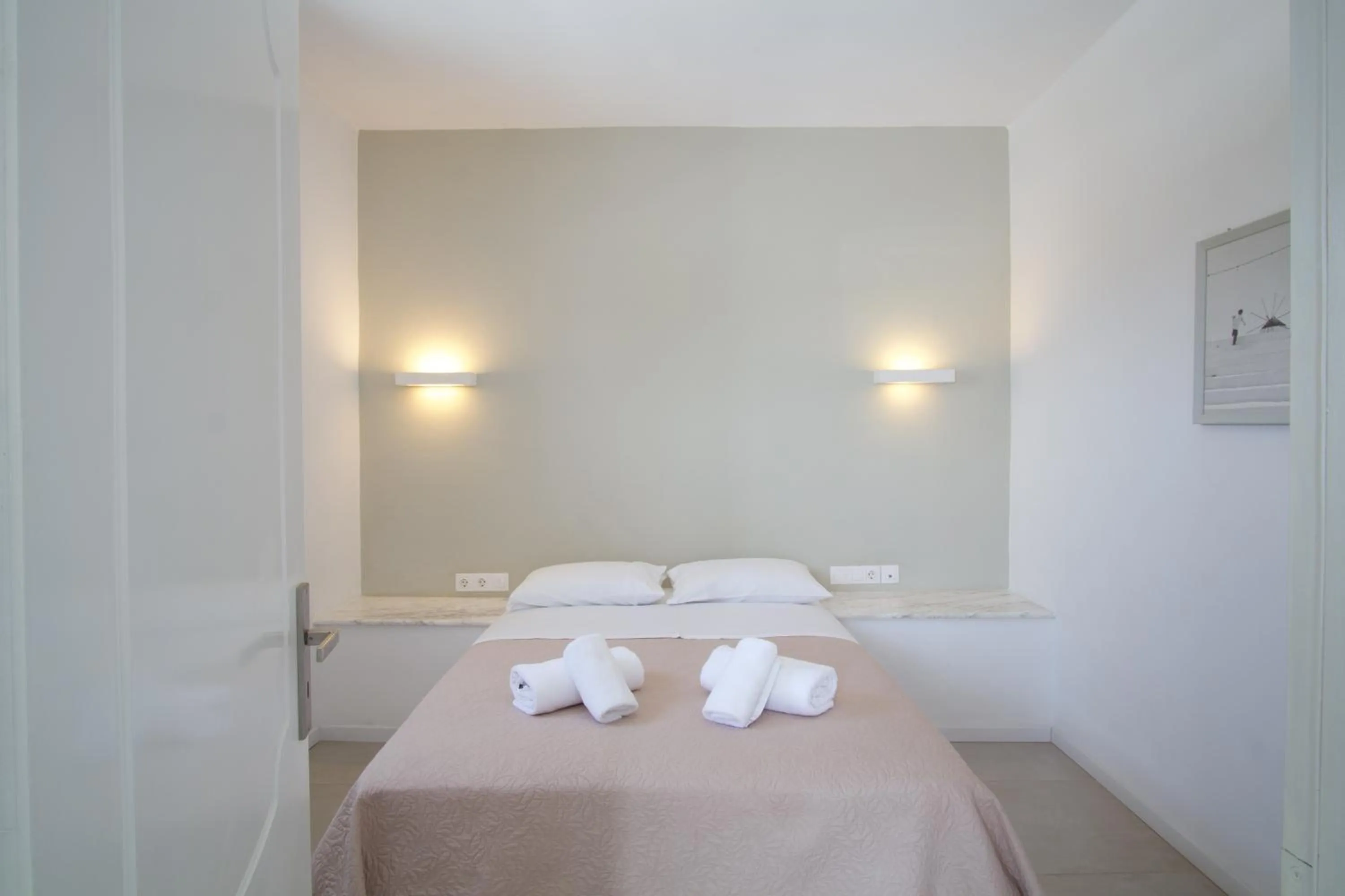 Bed in Kritikakis Village Hotel