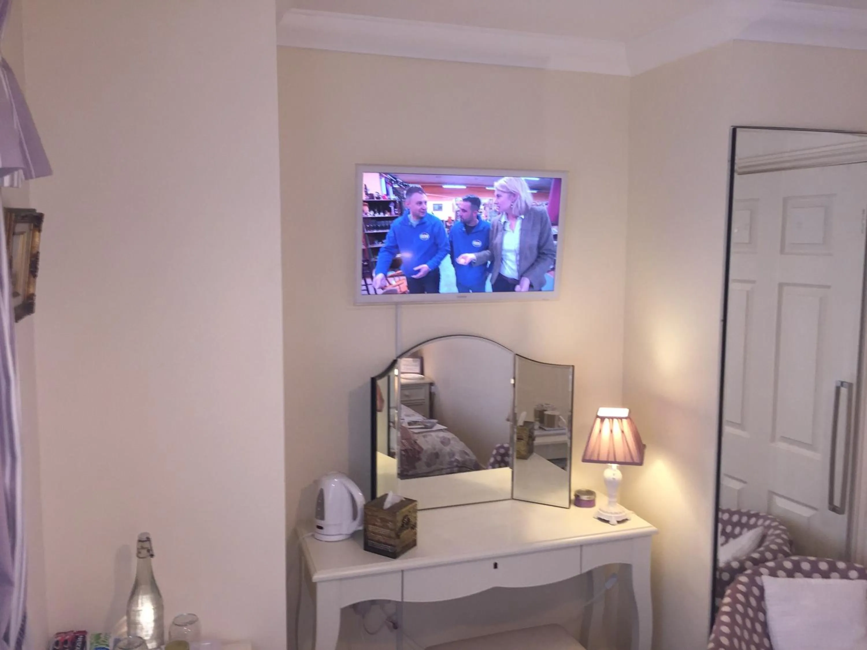 Decorative detail in Copperfields Guest House