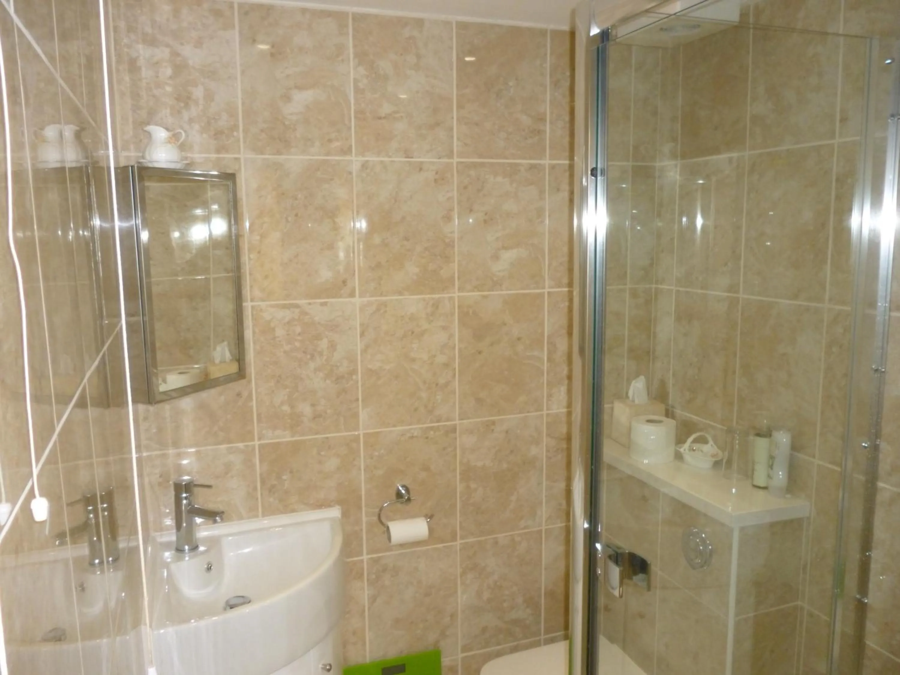 Bathroom in Copperfields Guest House