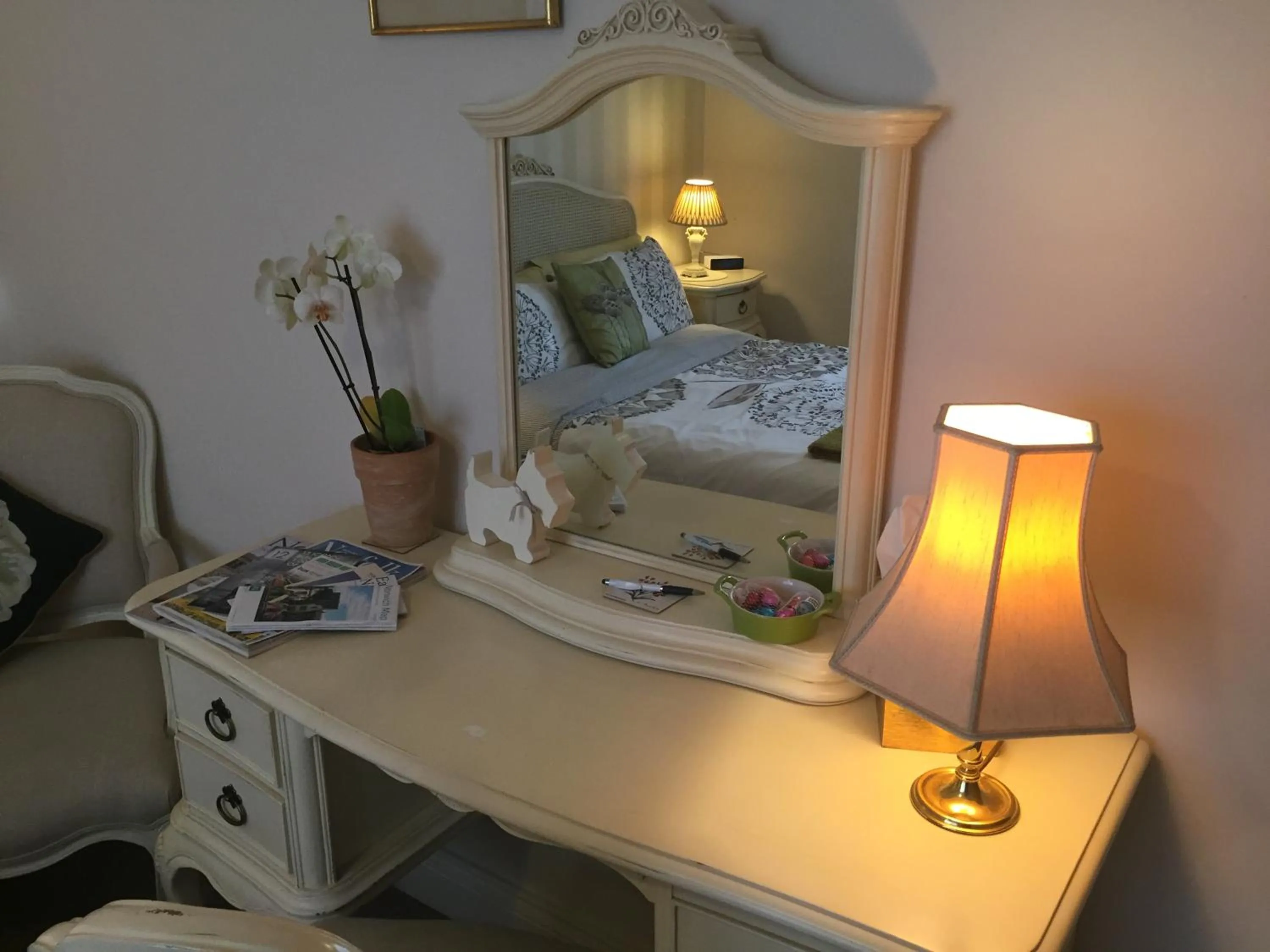 Decorative detail, Bed in Copperfields Guest House