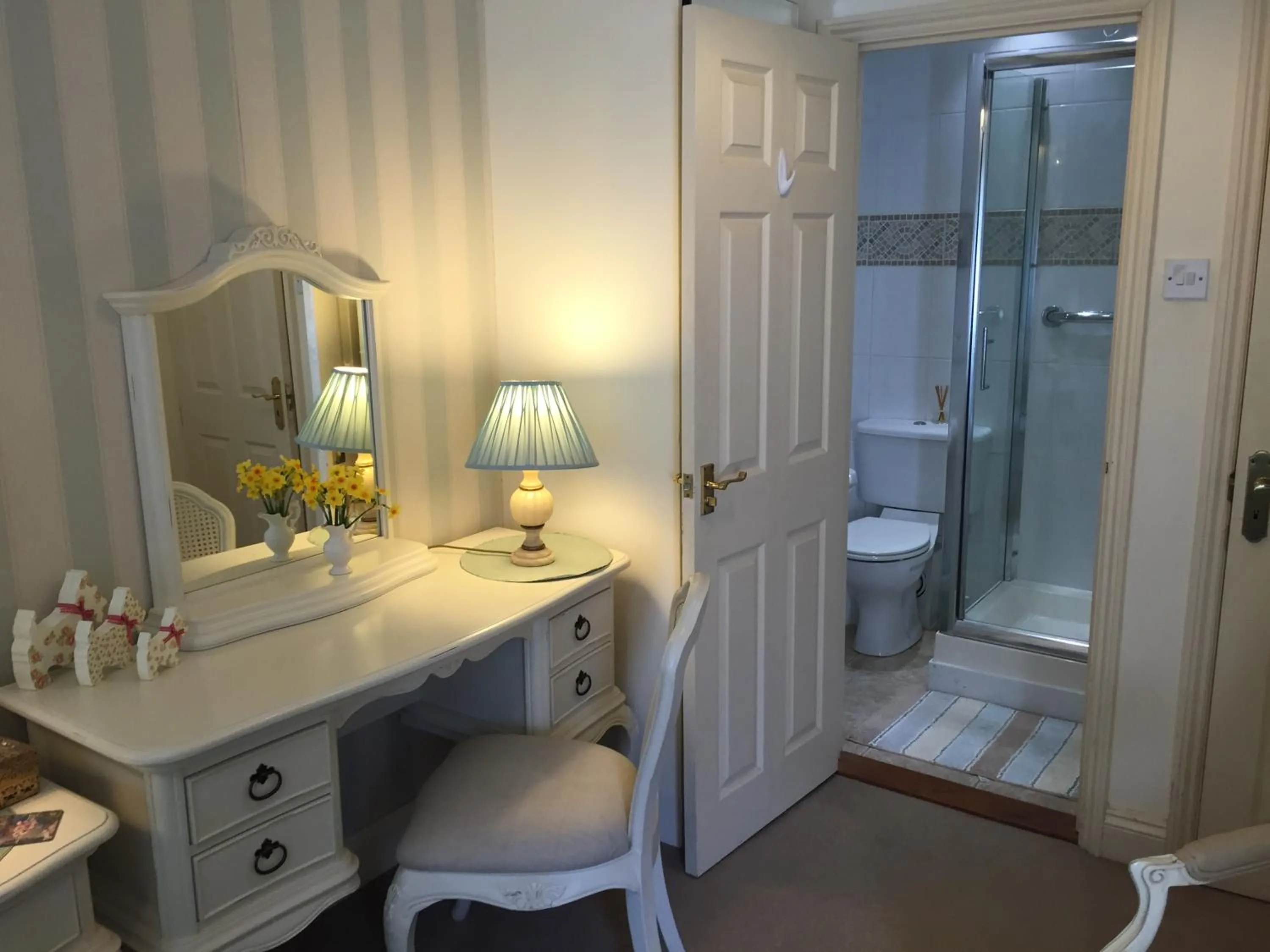 Photo of the whole room in Copperfields Guest House