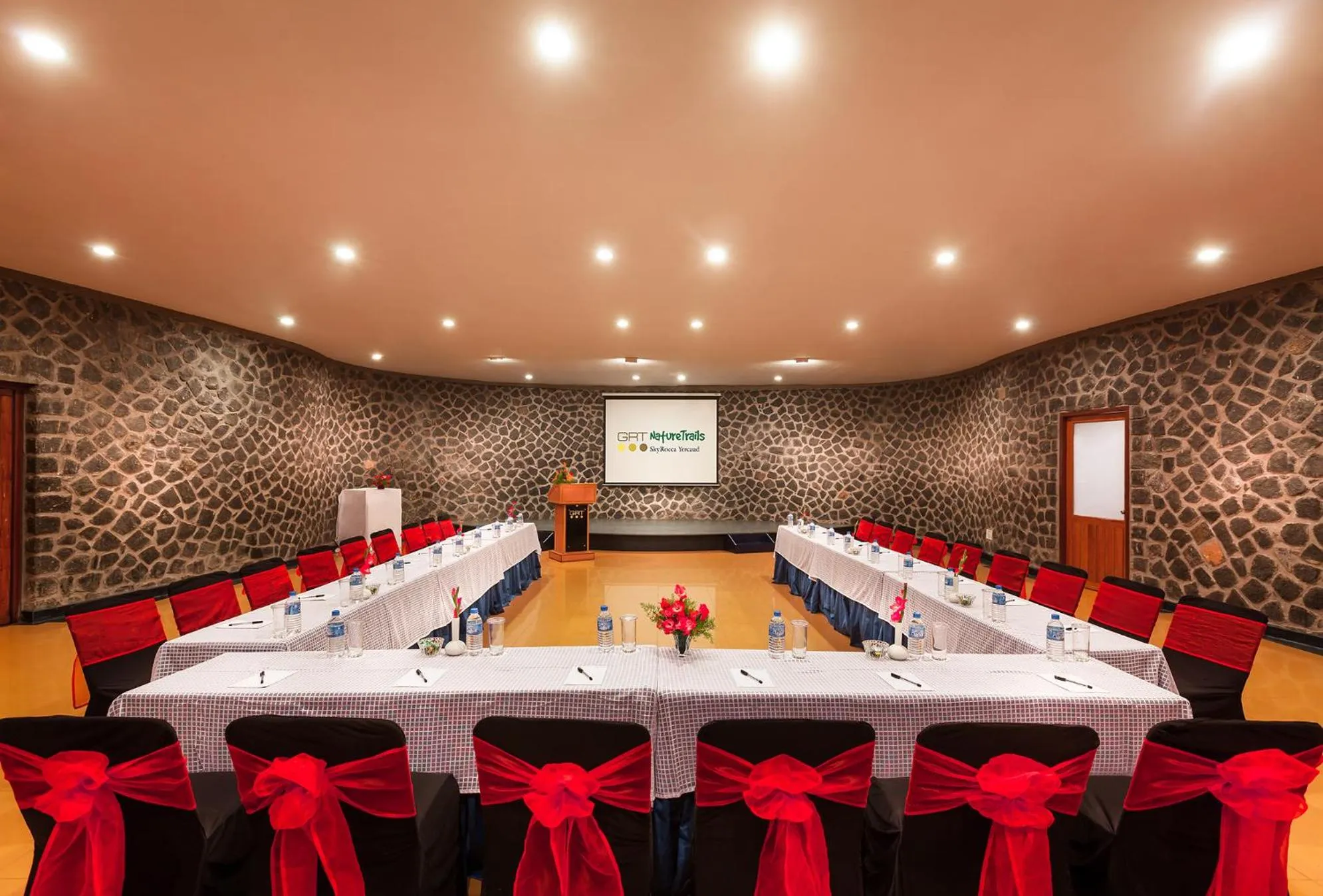 Banquet/Function facilities in GReaT Trails Yercaud by GRT Hotels