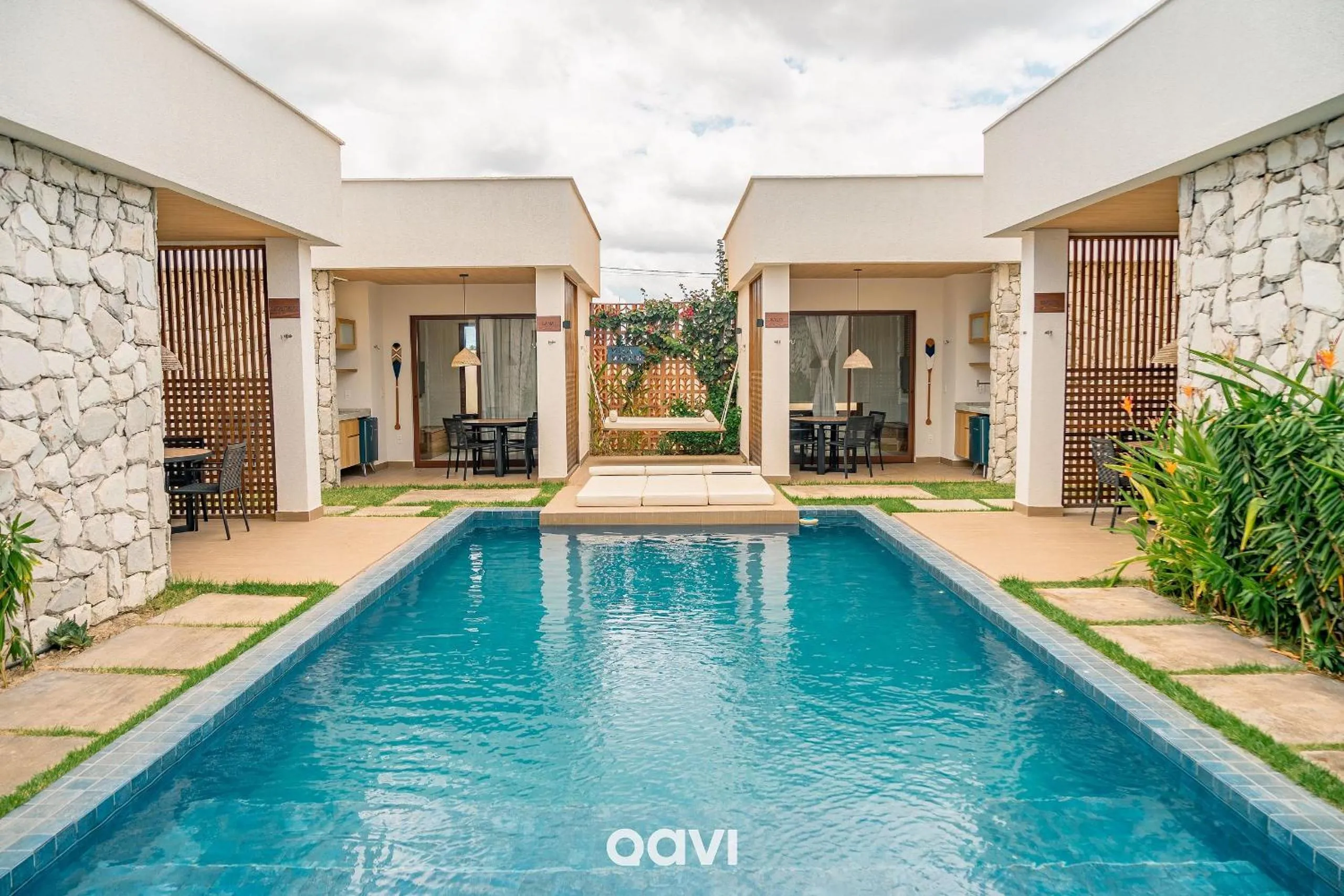 Swimming pool in Villa Makani no Shamballa by Qavi