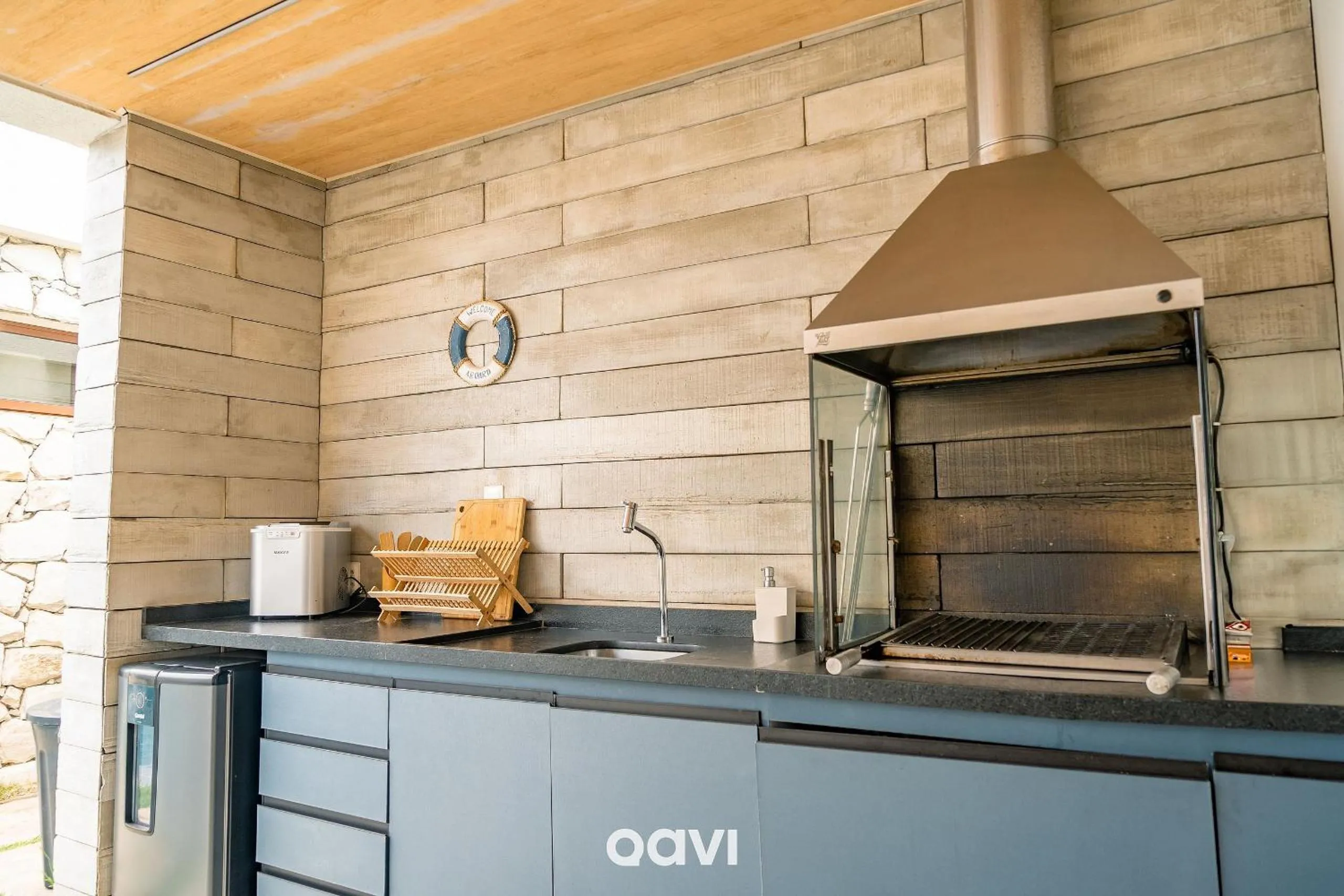 BBQ facilities in Villa Makani no Shamballa by Qavi