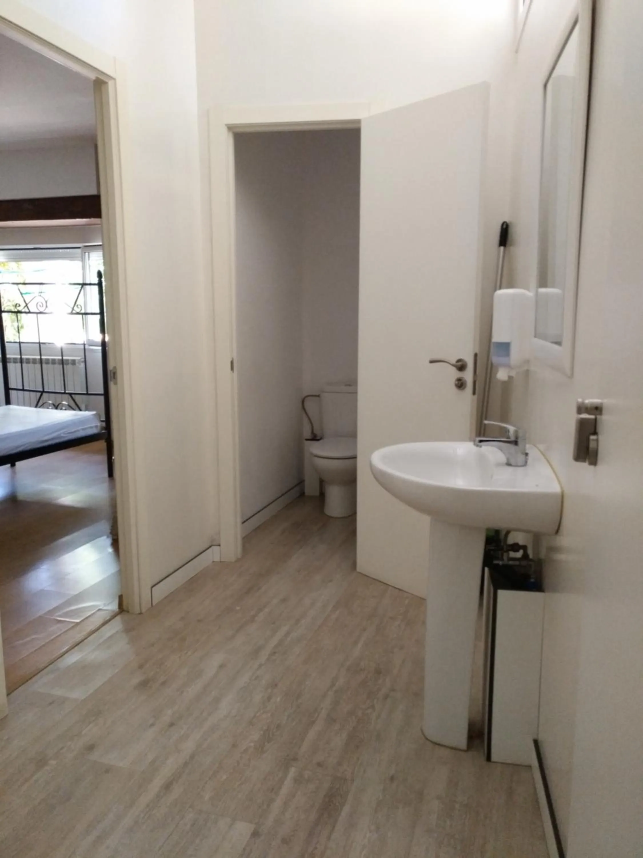 Toilet in Pension-Albergue Don Alvaro