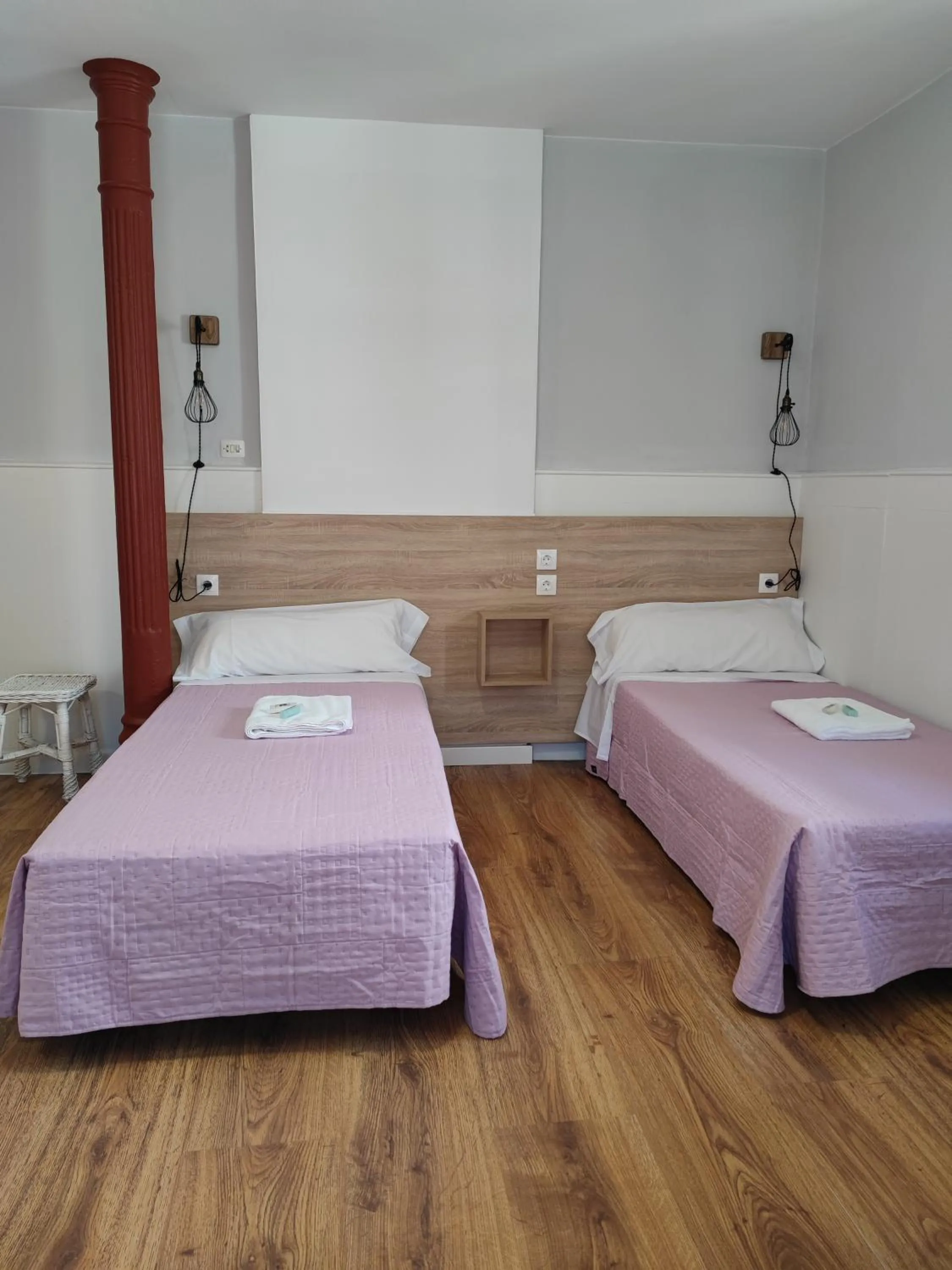 Bedroom, Bed in Pension-Albergue Don Alvaro
