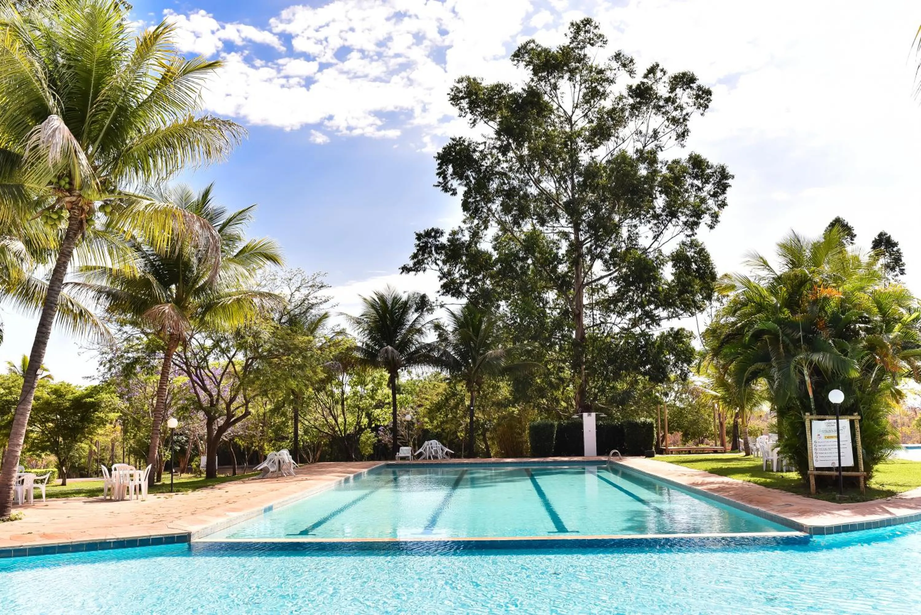 Swimming pool in Hotel Fazenda Bonjuá