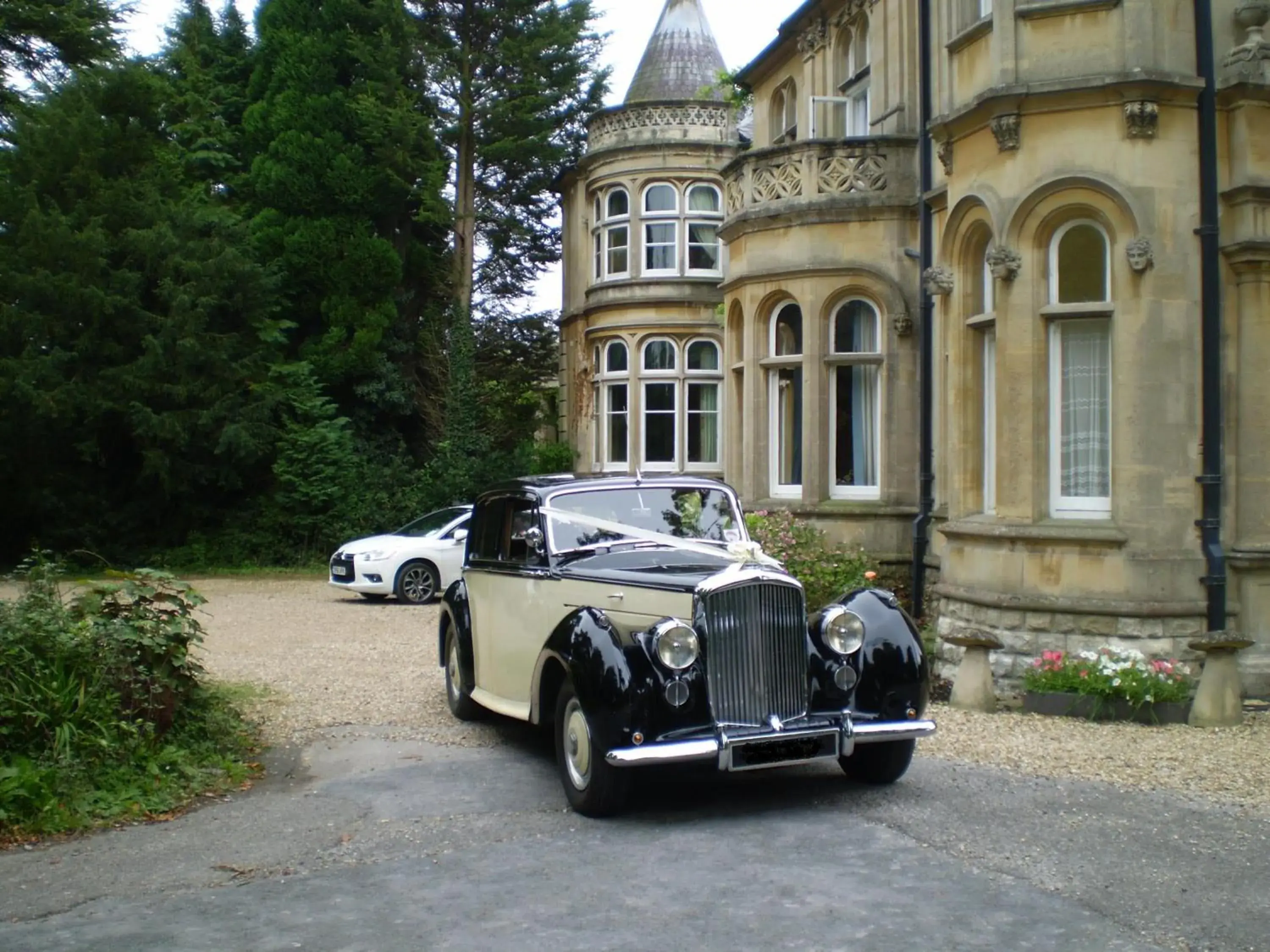 Property building in Fieldways Property building in Fieldways