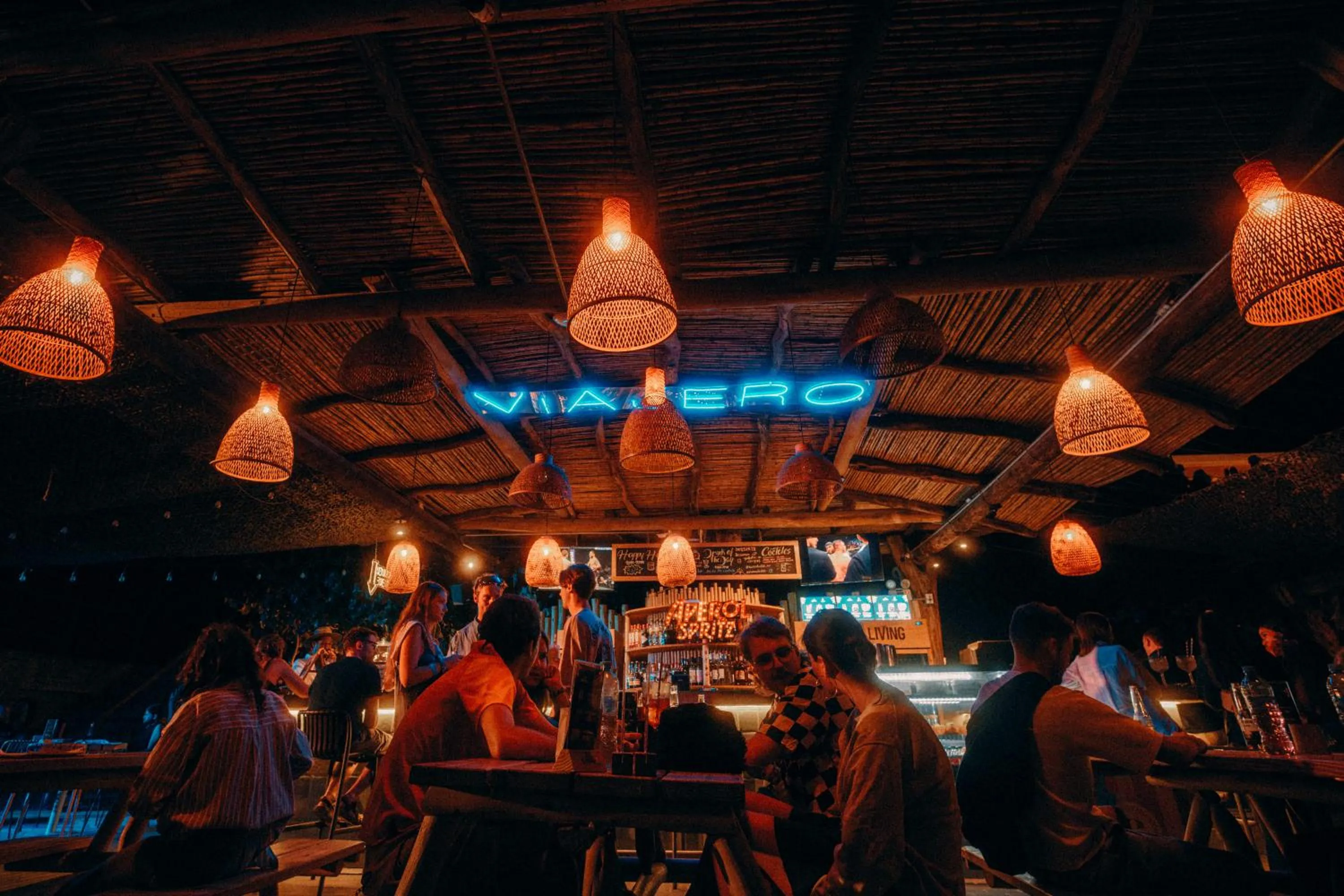 People in Viajero Huacachina Hostel