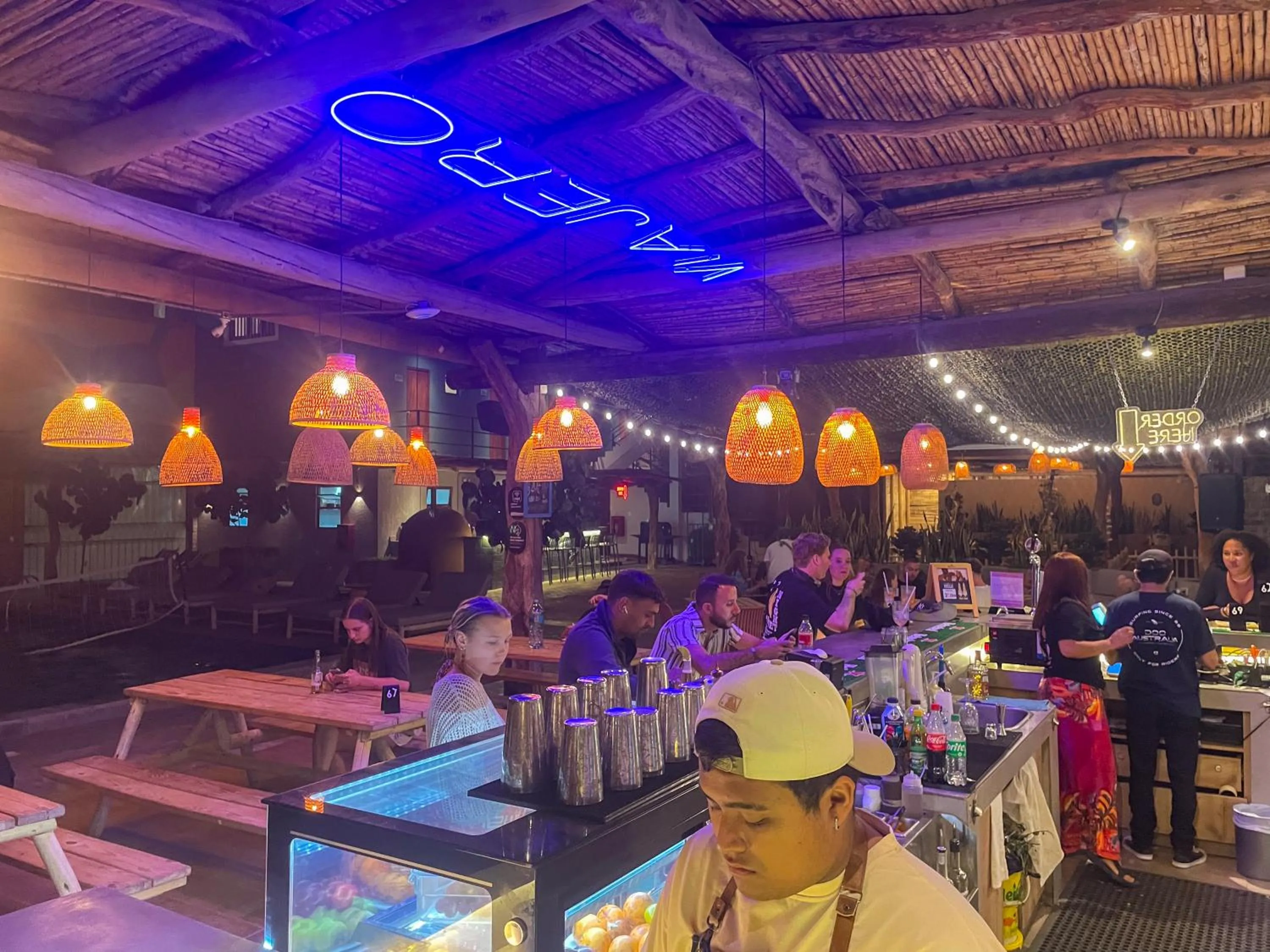 People in Viajero Huacachina Hostel