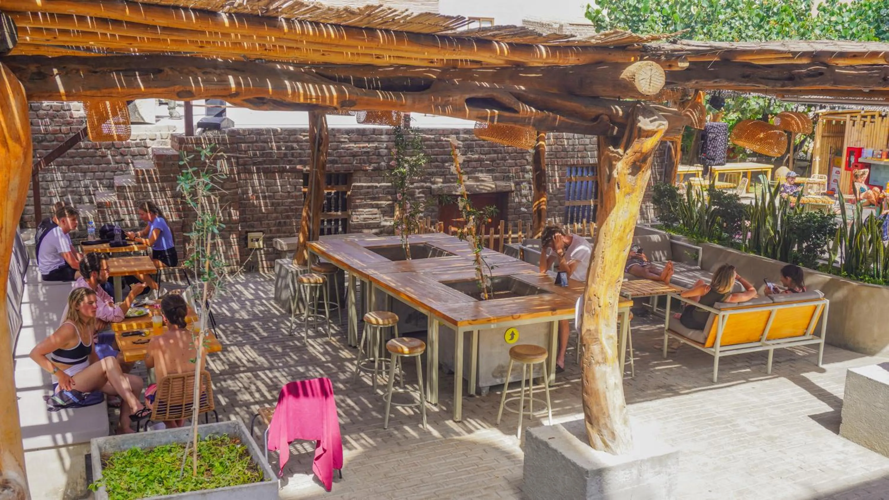 Restaurant/places to eat in Viajero Huacachina Hostel