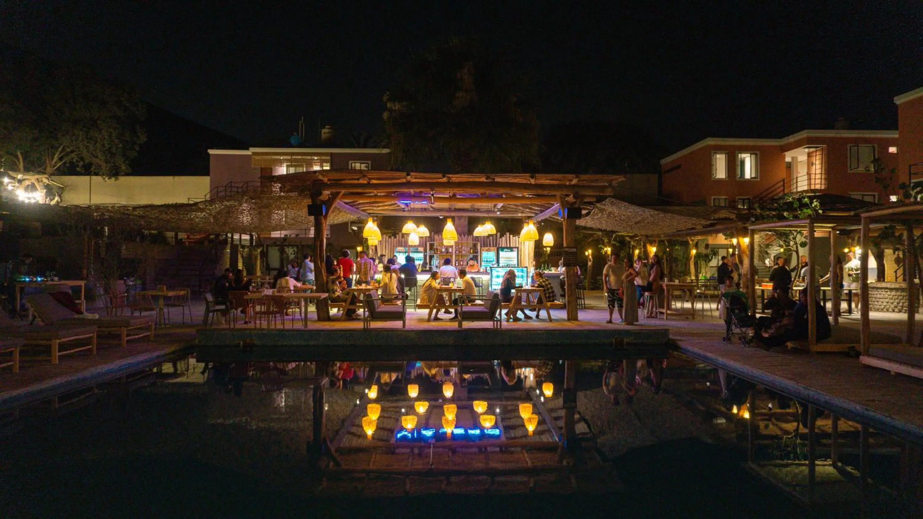 Lounge or bar in Viajero Huacachina Hostel