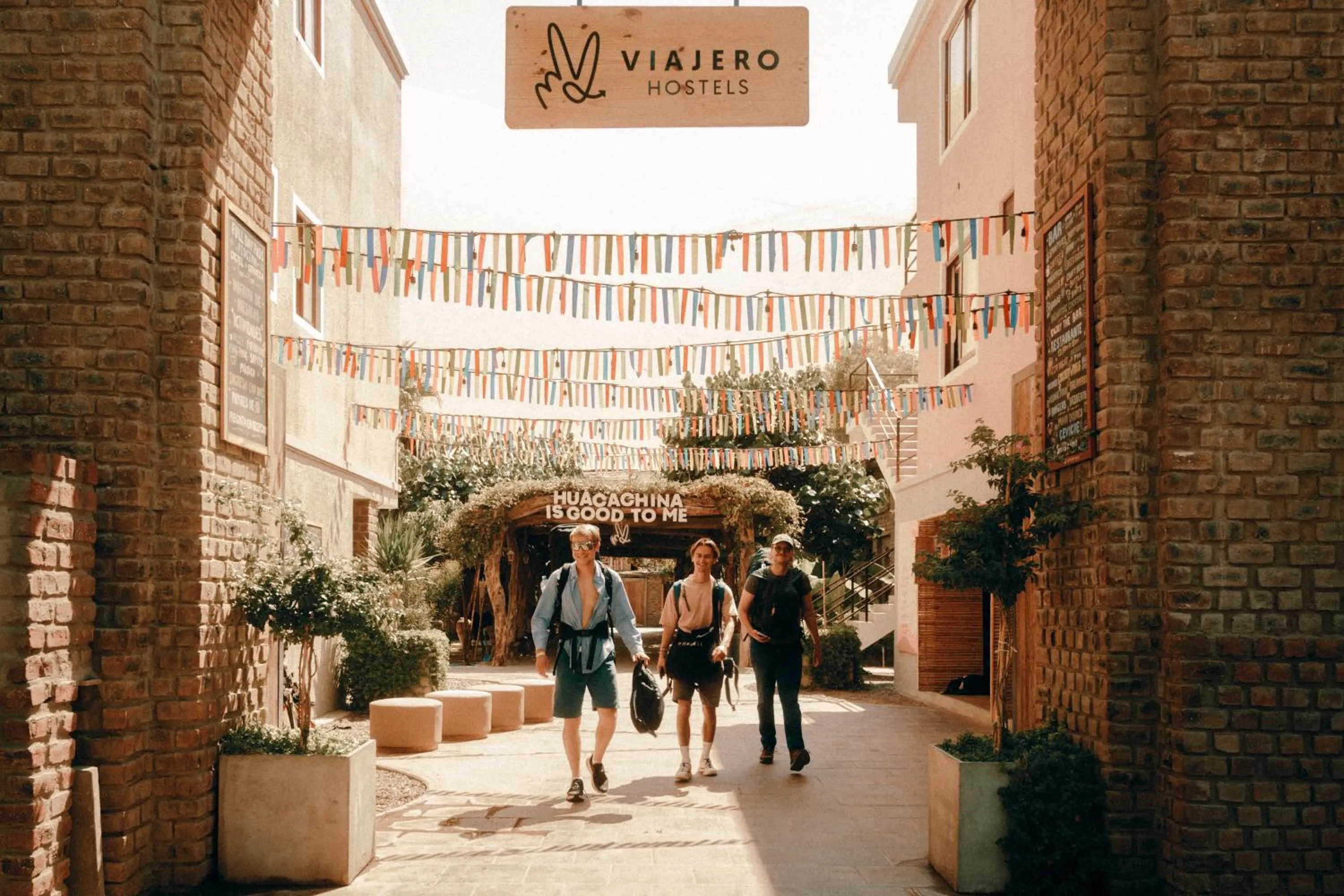 Facade/entrance in Viajero Huacachina Hostel
