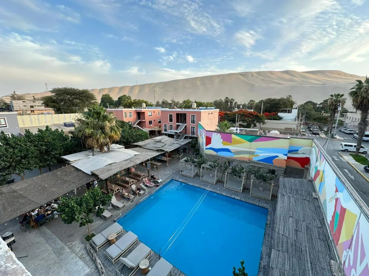 Property building in Viajero Huacachina Hostel